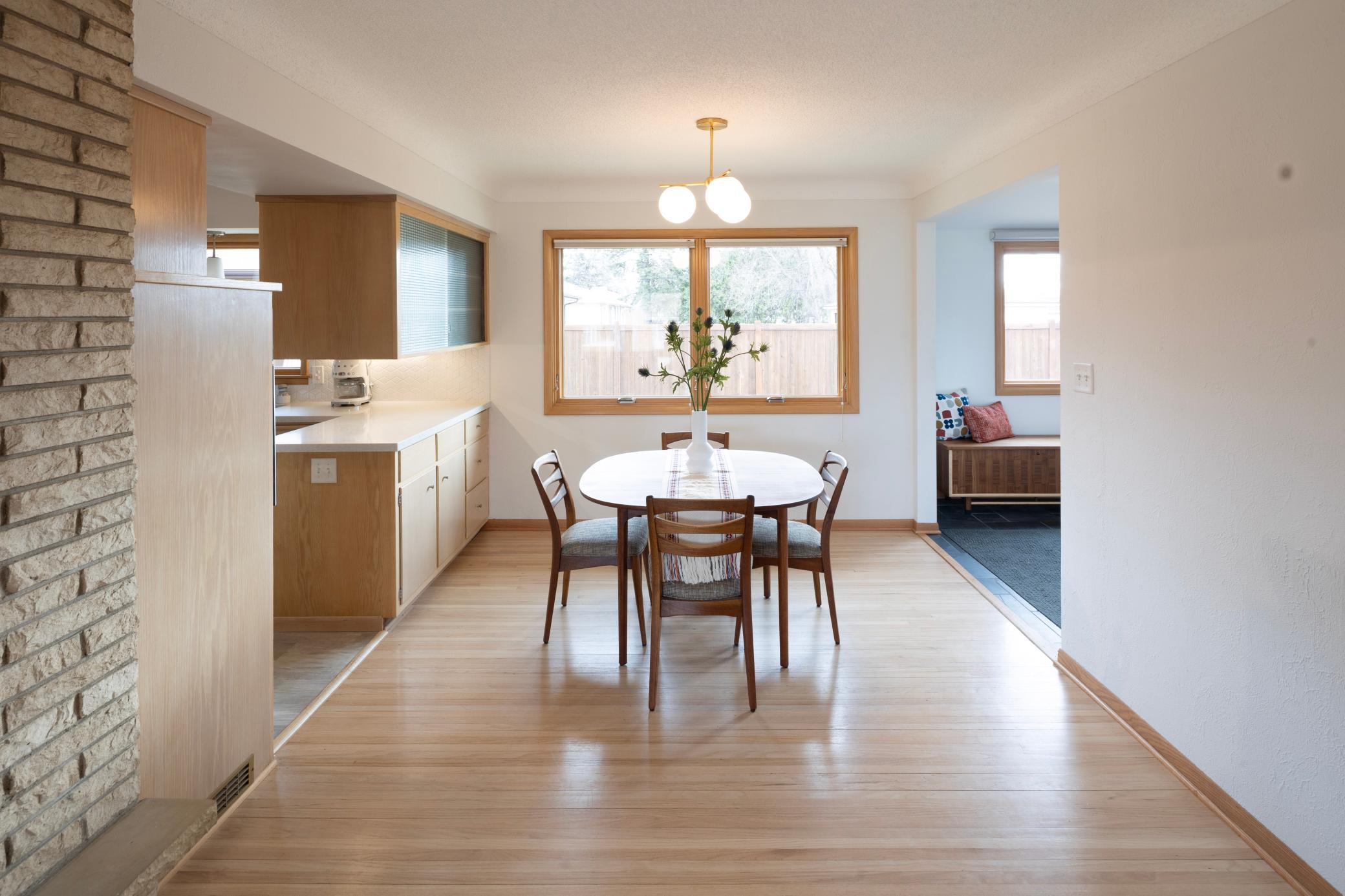 2420 Dunlap Street N