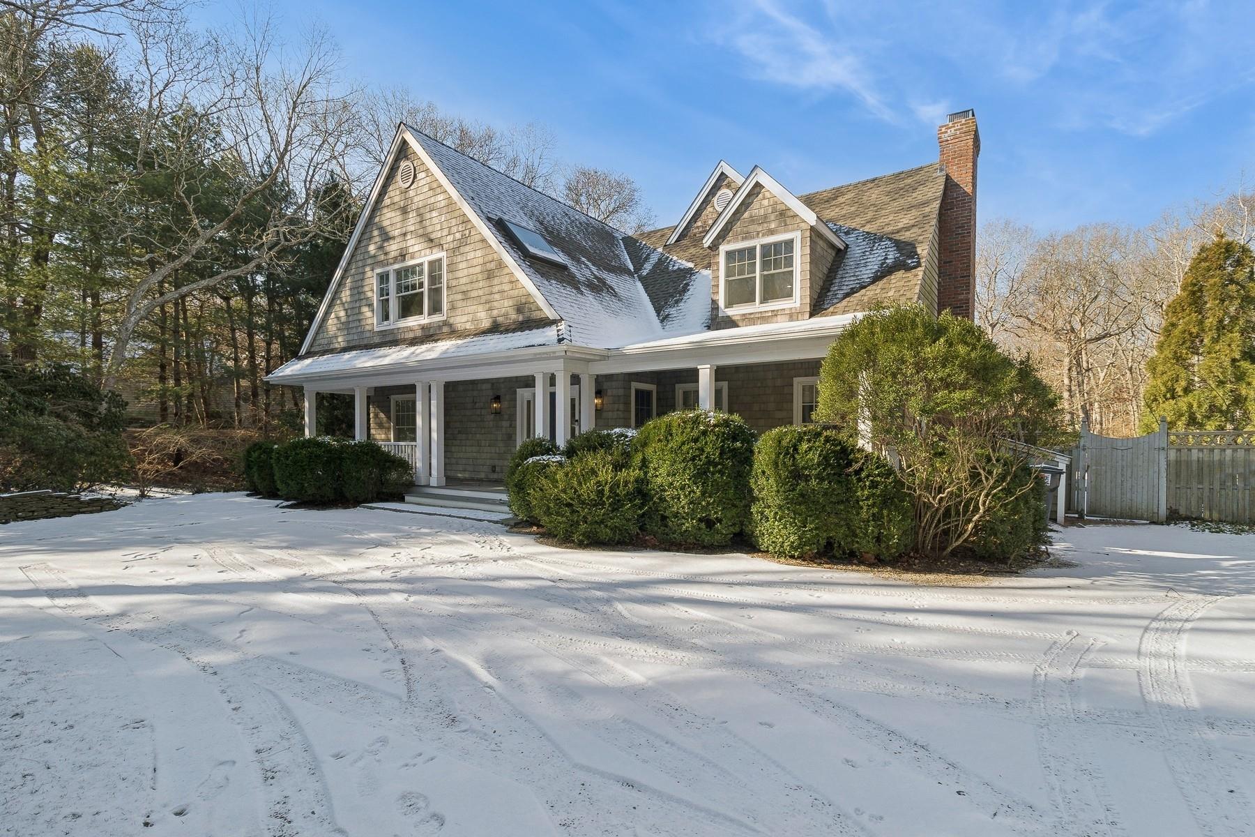 12 Bay Colony Court