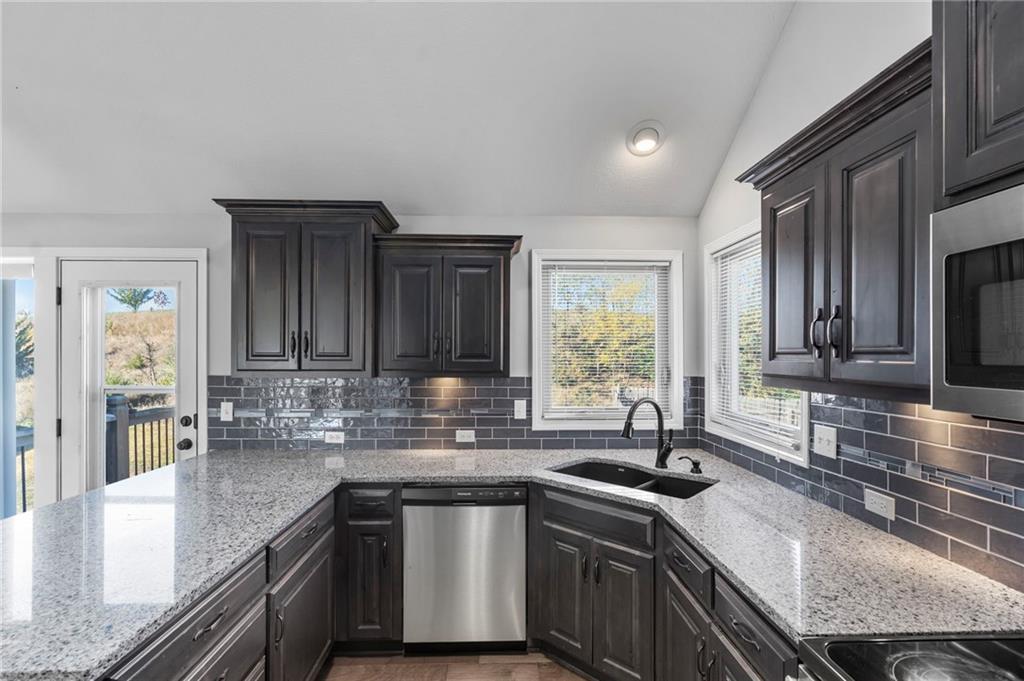 6720 N Cypress Avenue