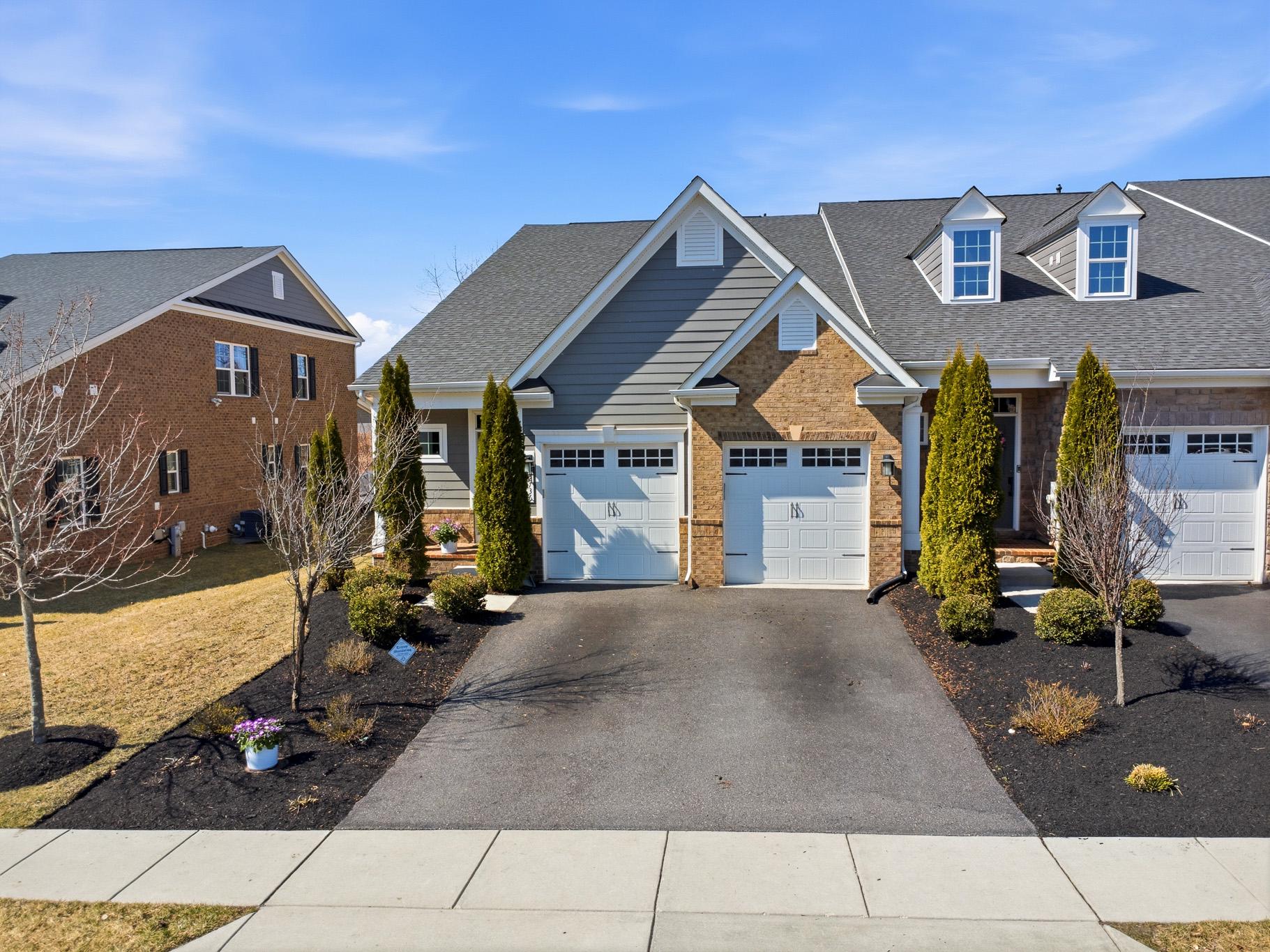2736 Vardon Ln  