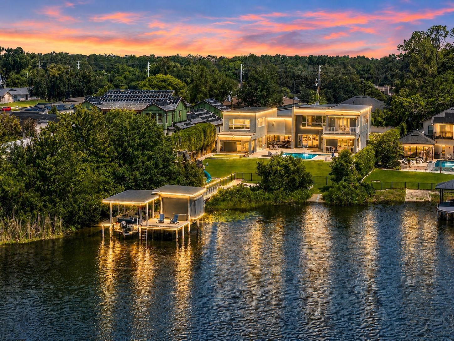 8922 University Boulevard, Orlando, FL