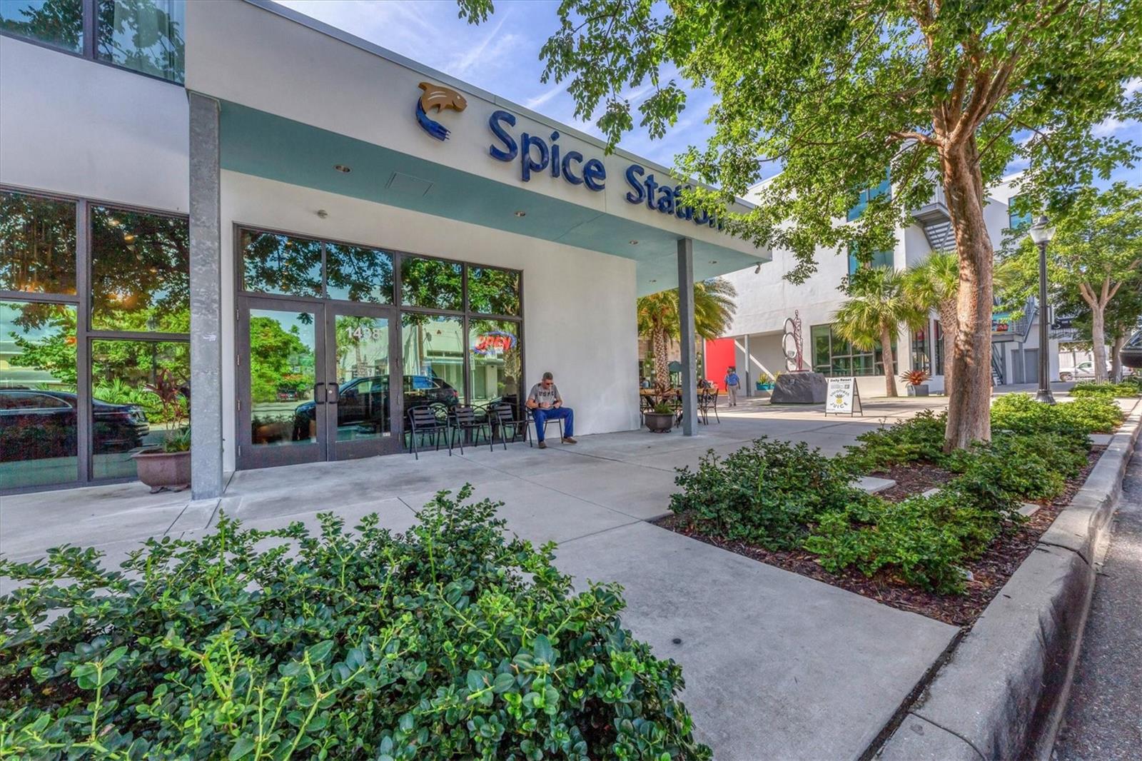 750 N Tamiami Trail PH6
