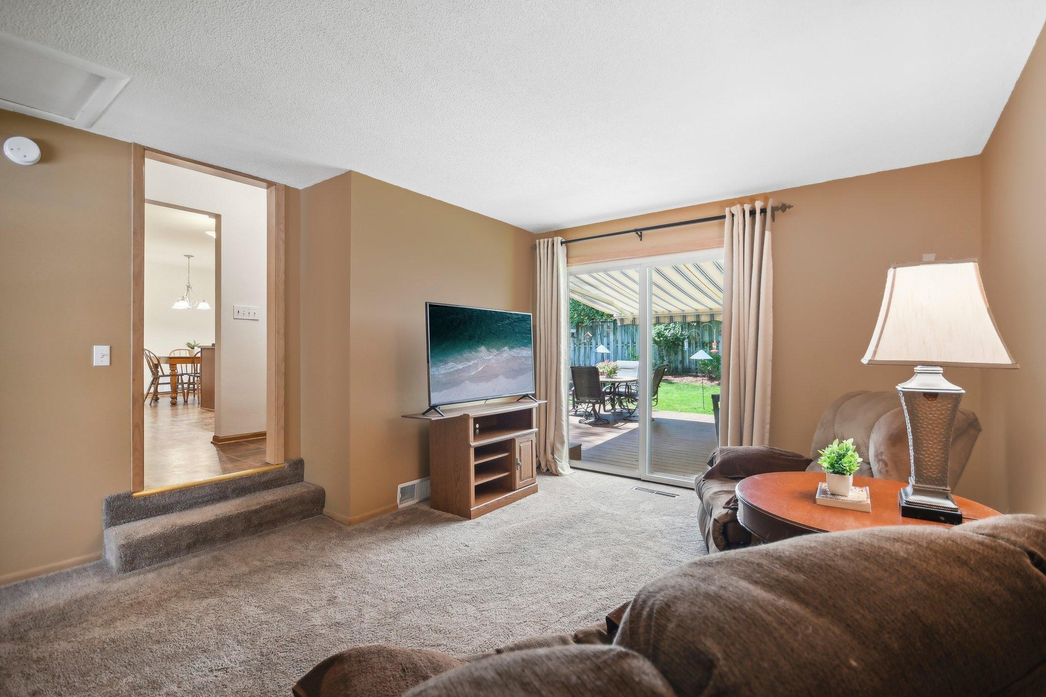 5445 Lakeview Avenue