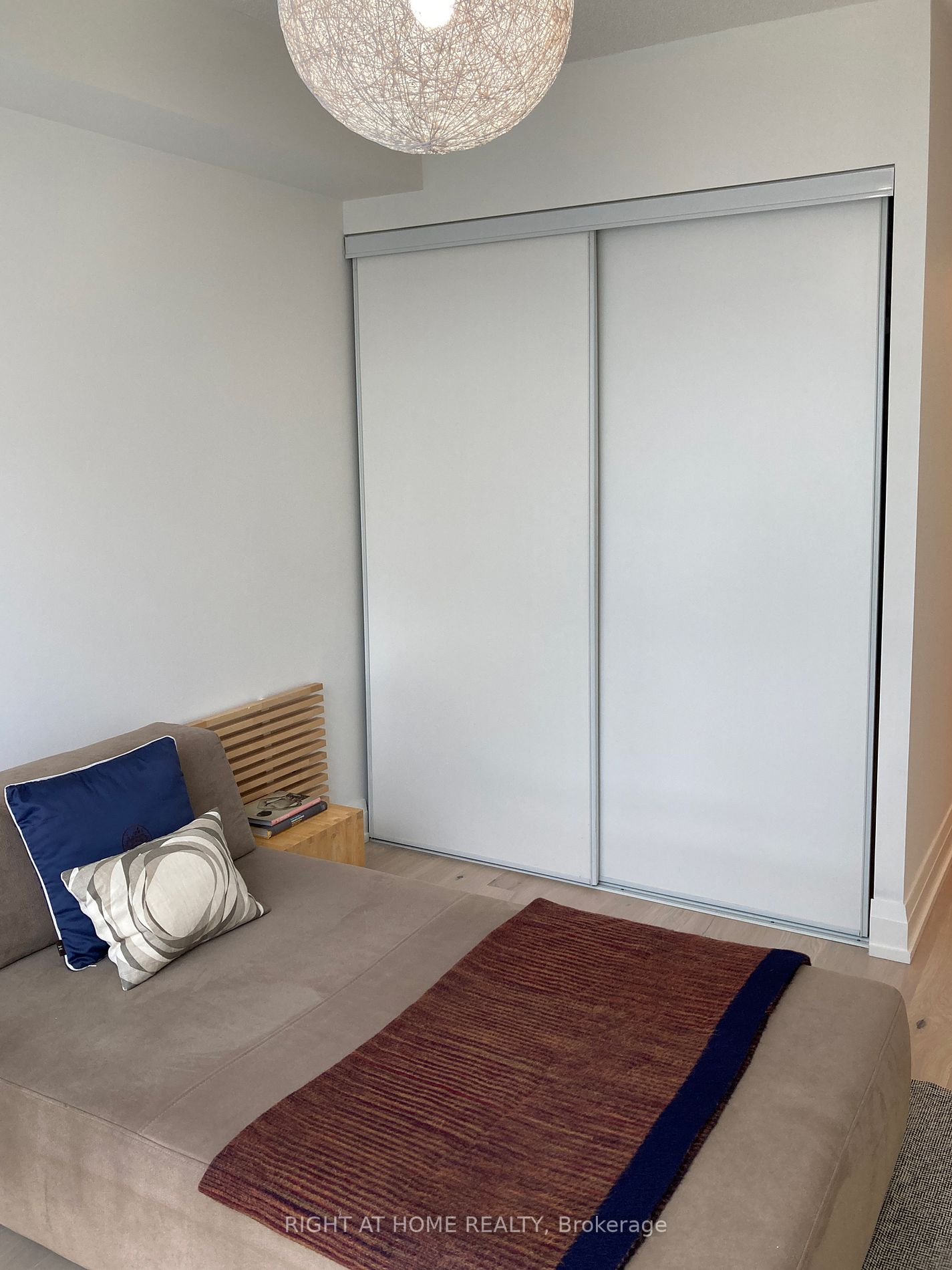 900 Mount Pleasant Rd 704