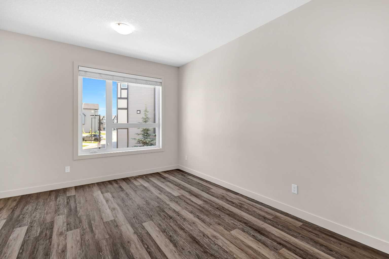 11 Evanscrest Mews NW 208