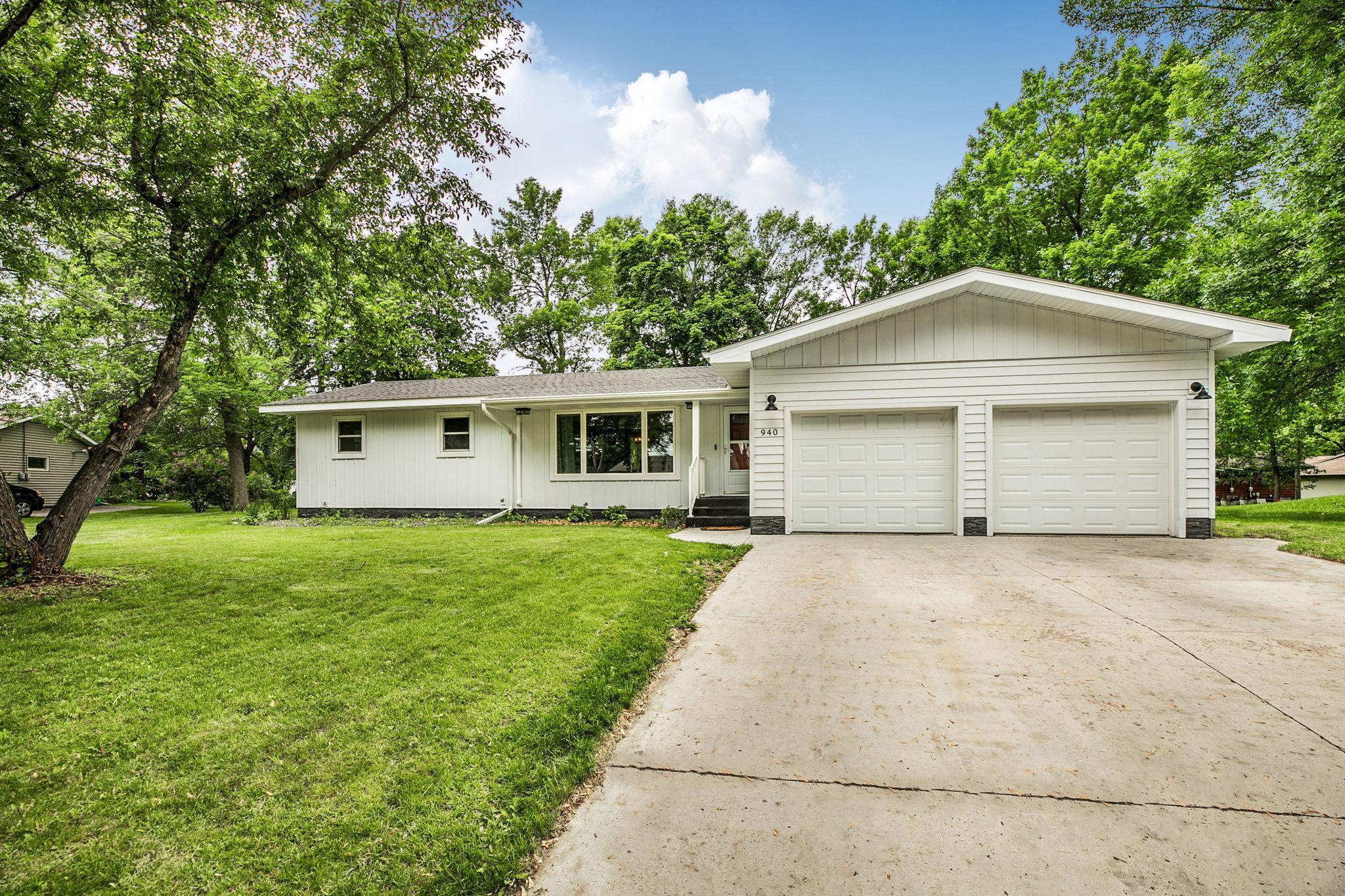 940 Hamlet Drive N