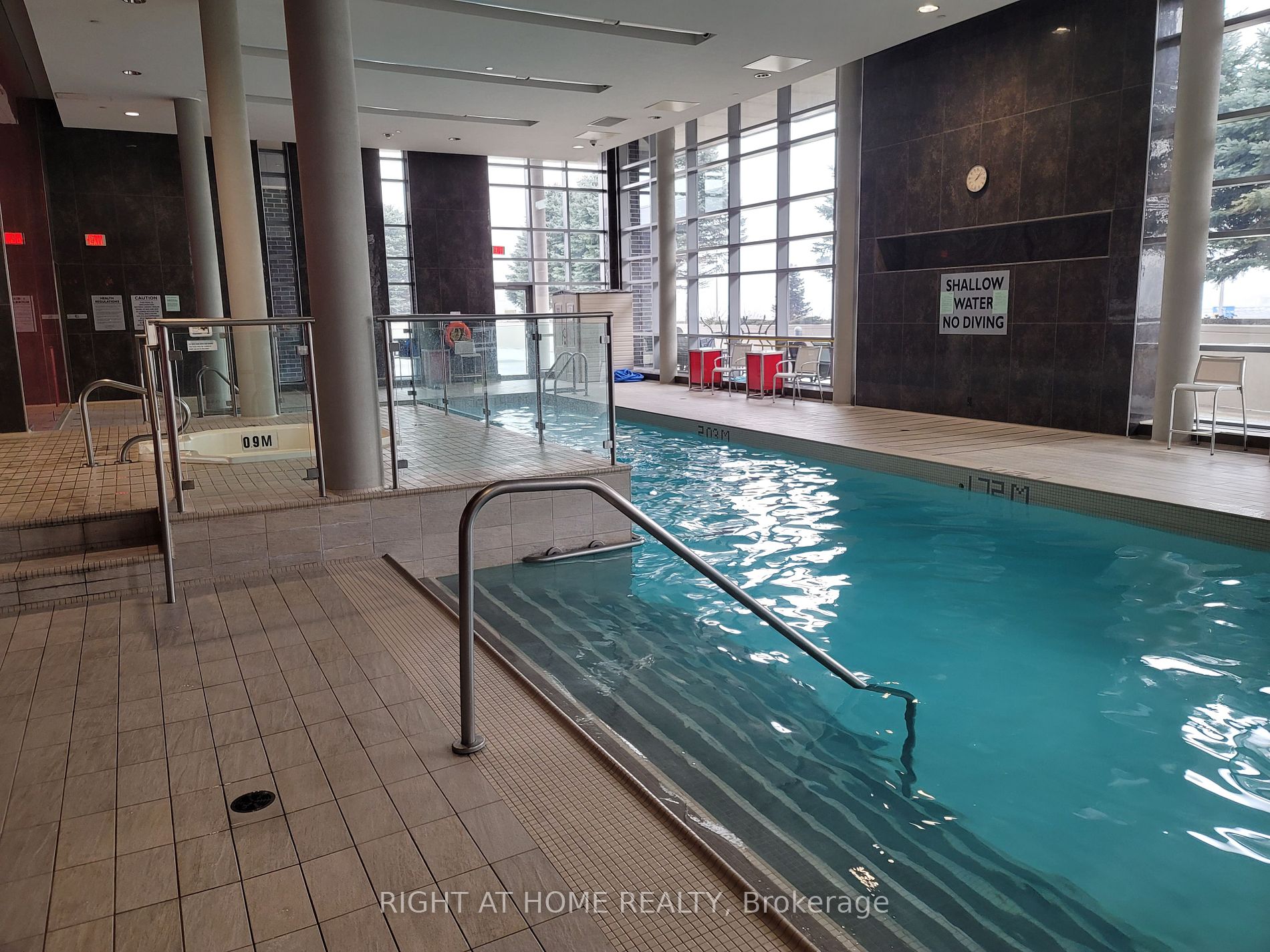 125 Village Green Sq 2001
