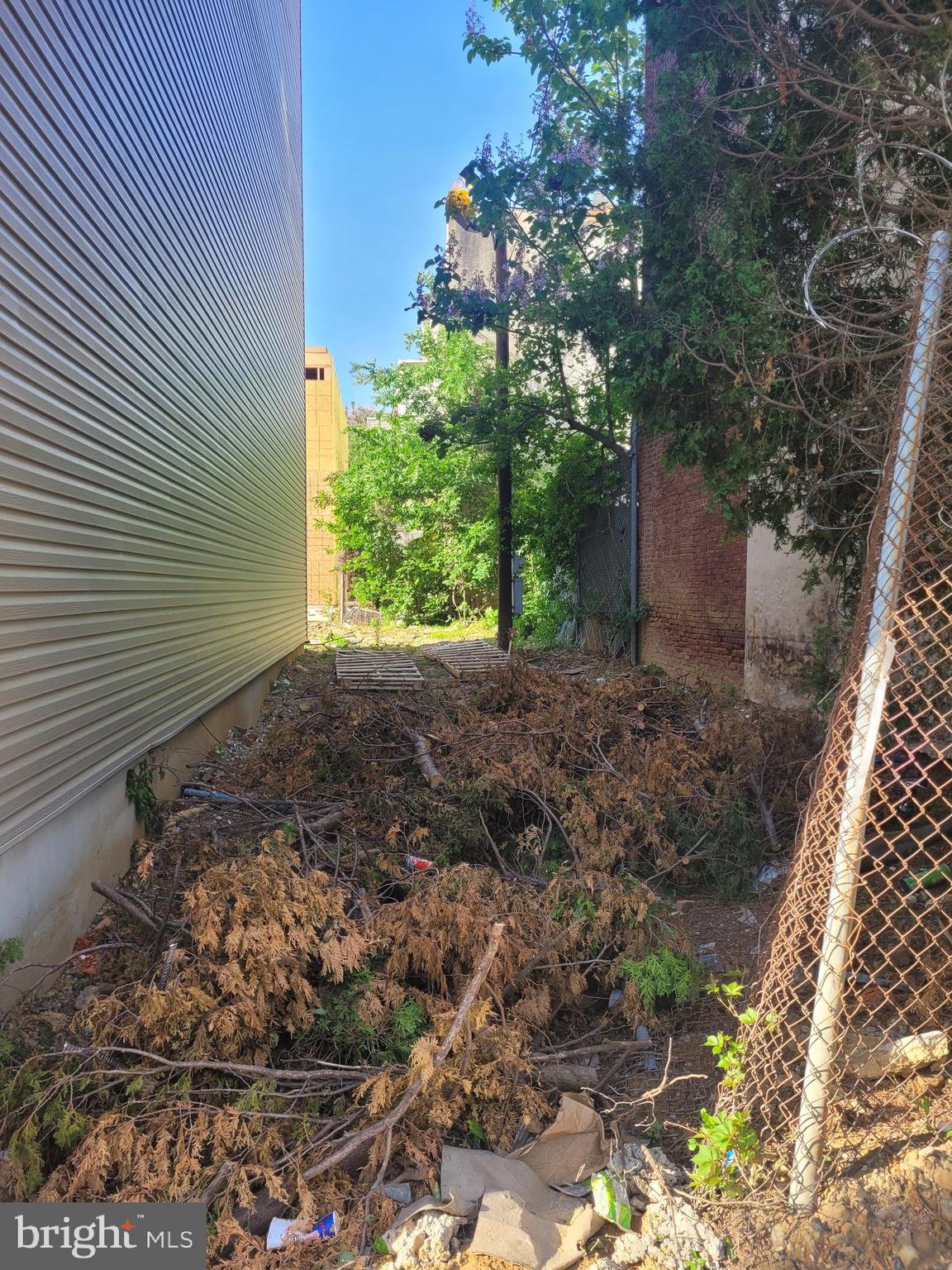 1638 W Thompson Street