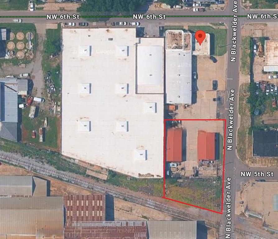 3,500 warehouse space situated on an estimated 15,775 square foot lot. Position your business in the heart of Oklahoma City with this versatile warehouse opportunity just minutes from downtown. Located in a rapidly developing commercial corridor