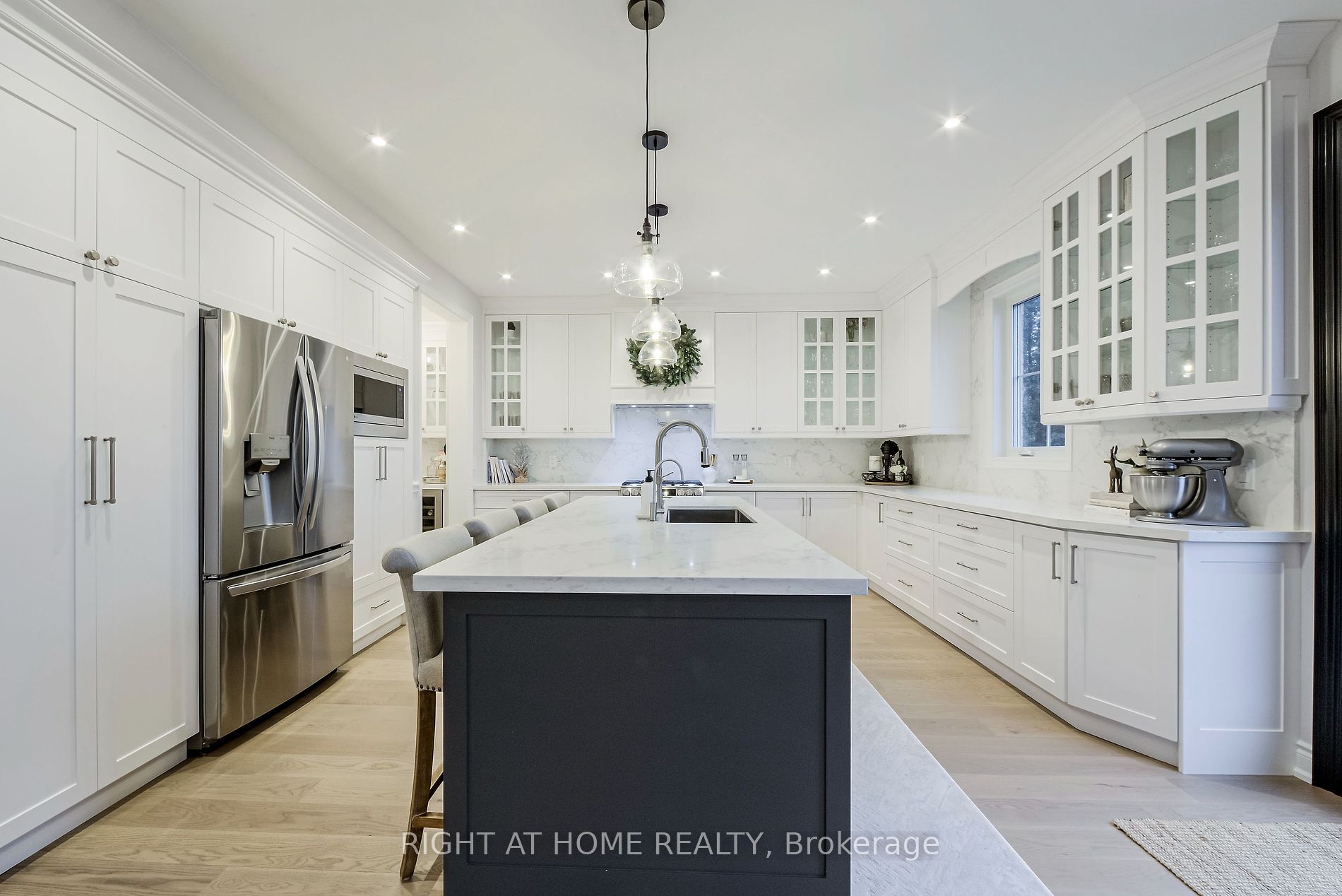 10 Little Rouge Circ