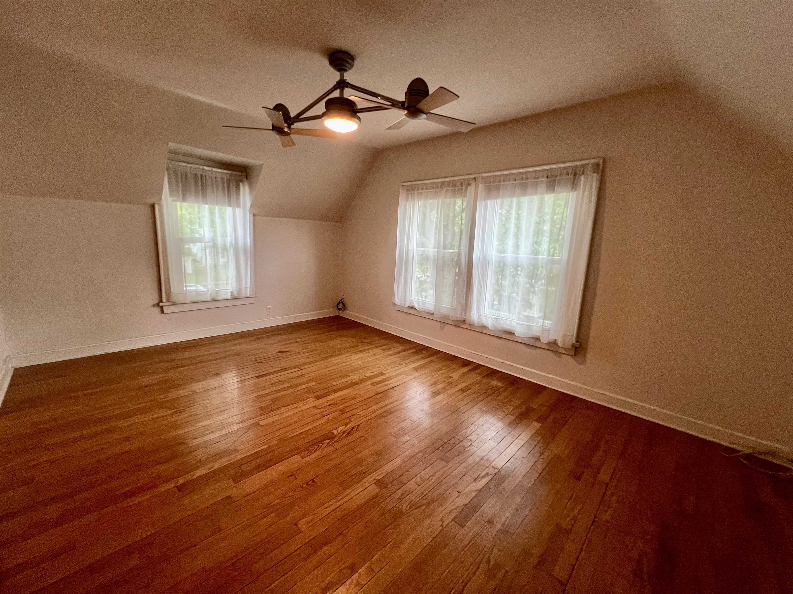 1103 Mansfield
