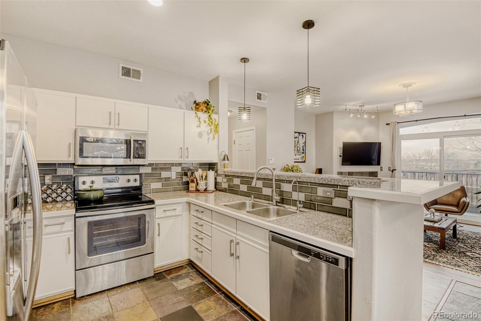 8500 E Jefferson Avenue 10G