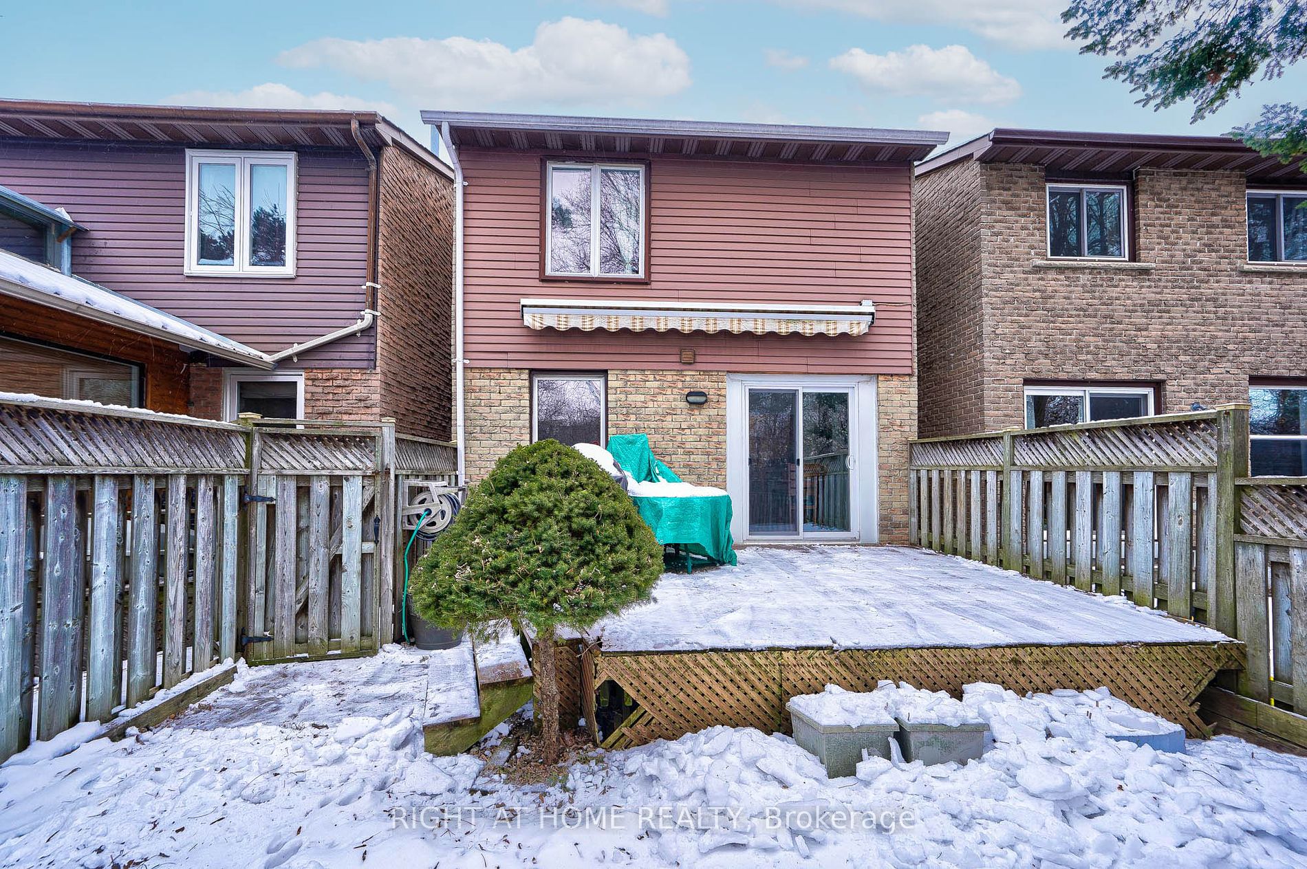 158 Borrows St