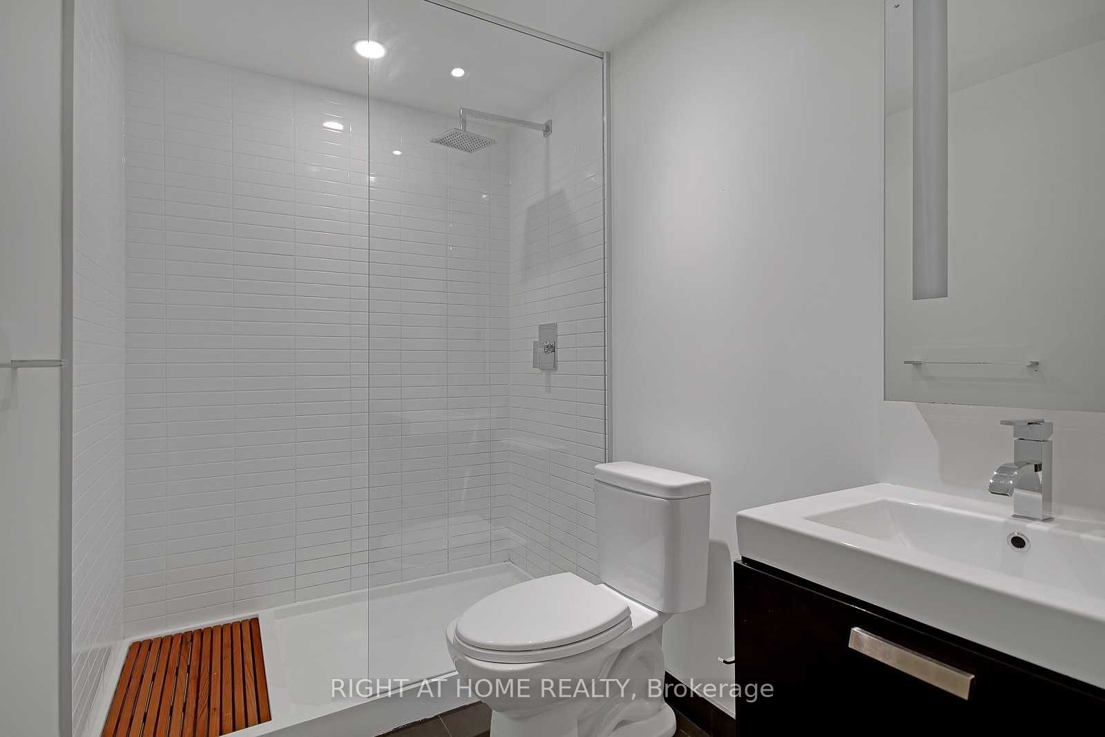 629 W King St 1223