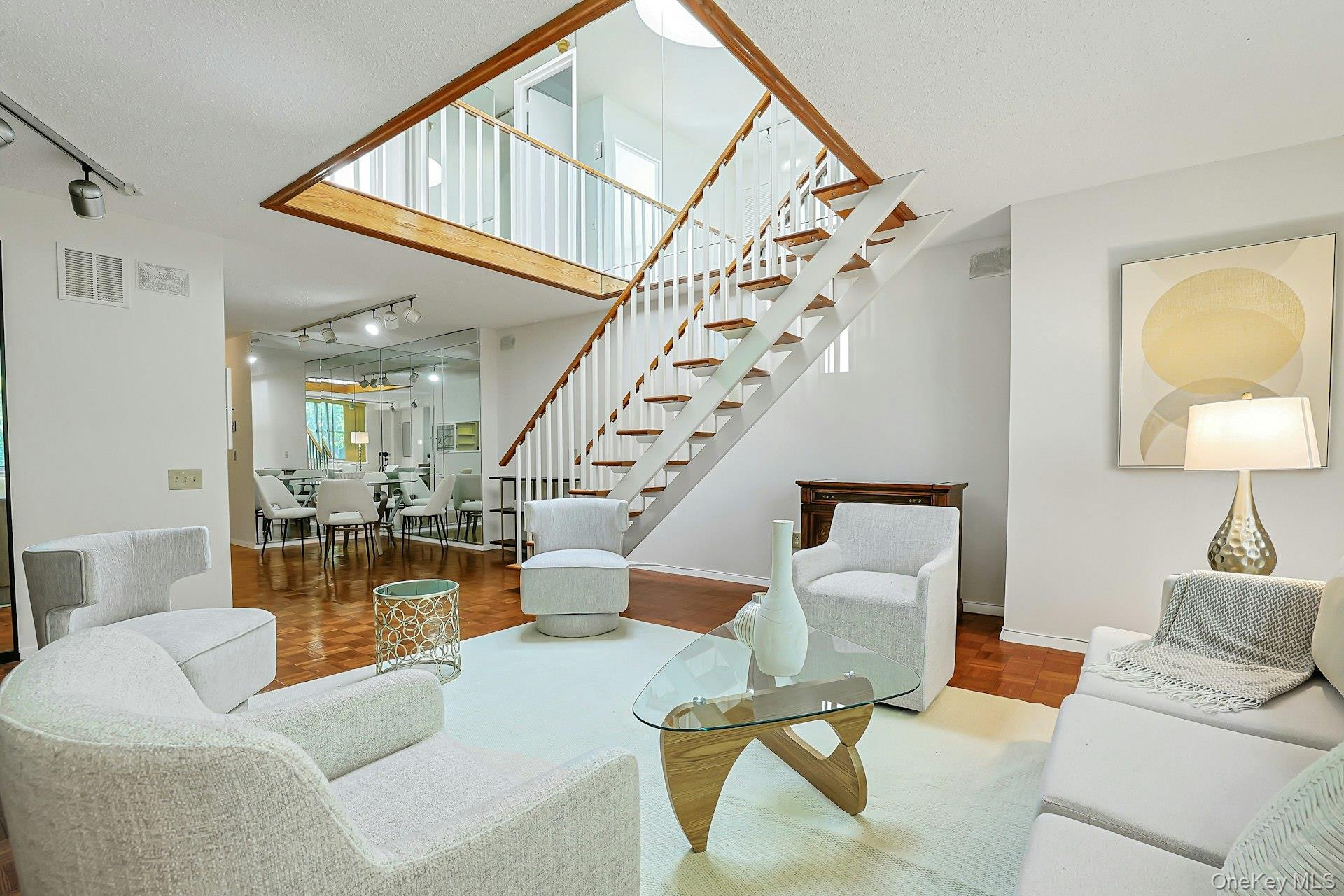 1270 North Avenue 5L 6L