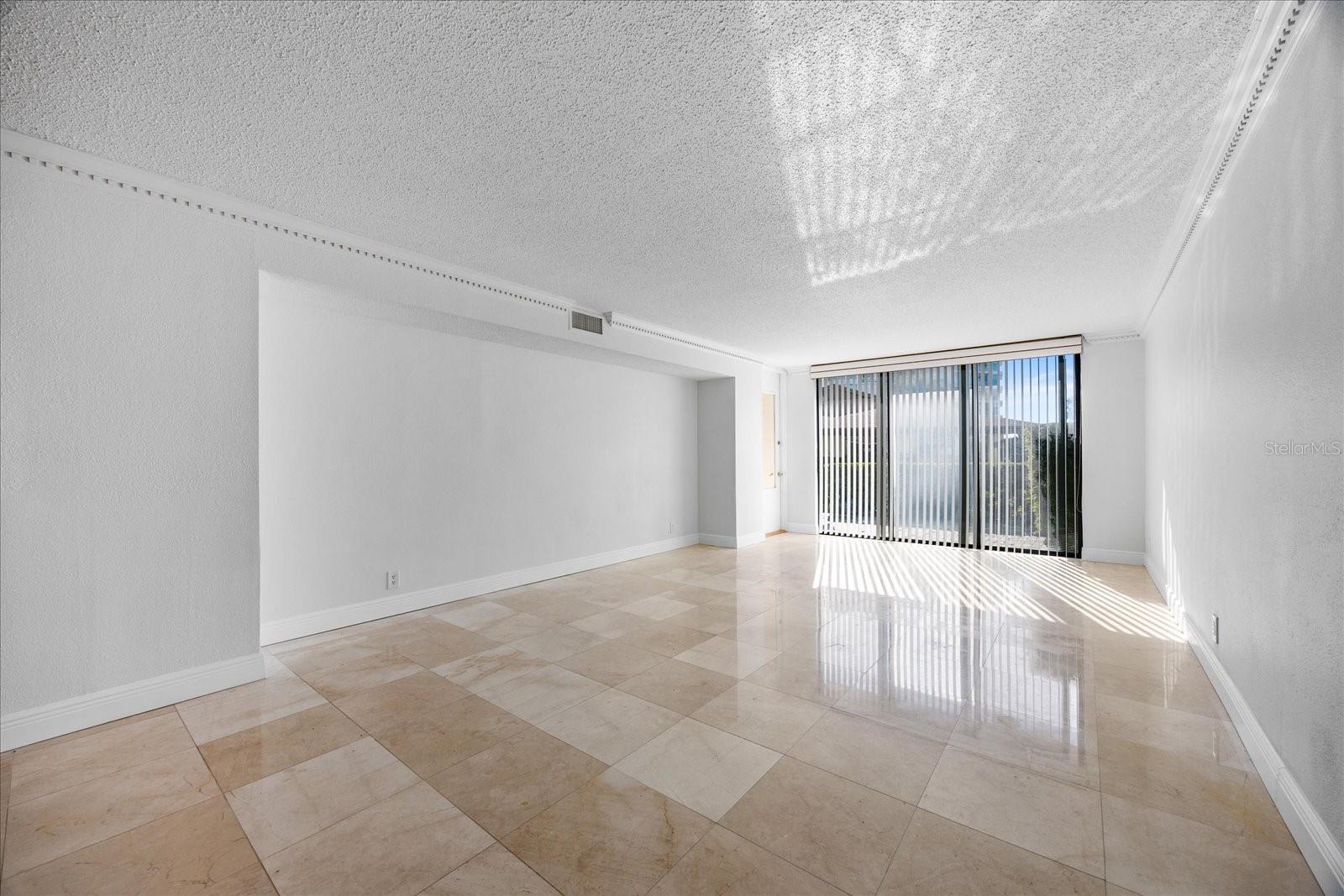 100 Oakmont Lane 101