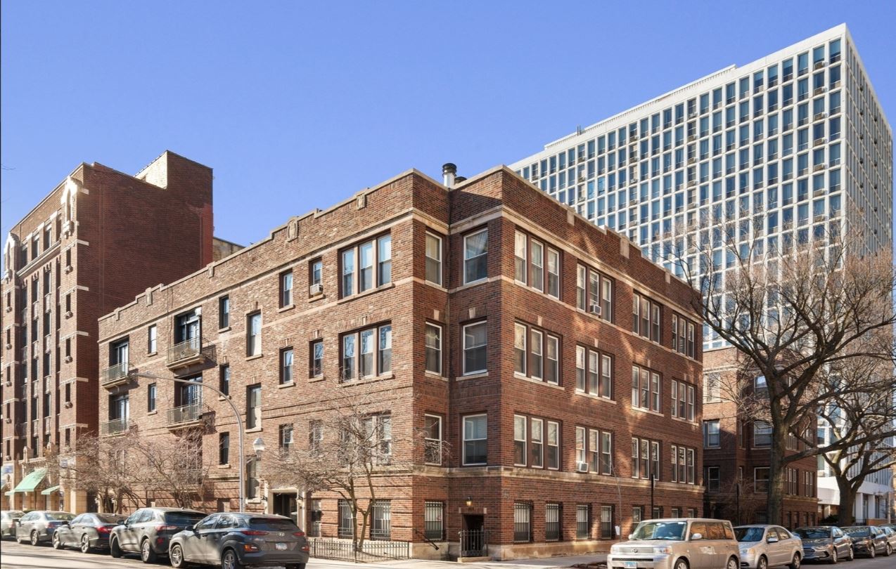 Discover the perfect blend of comfort and convenience in this east-facing 1-bedroom, 1-bath condo, just two blocks from the serene lakefront in East Lakeview.  This unit features a private entrance, hardwood floors, as well as a spacious open floor plan with a dedicated work-from-home office space, large bedroom with loads of closet space. Neutral white and stainless eat-in kitchen. Building amenities include: dedicated storage locker, free onsite shared laundry. FFC Fitness gym, & rental garage parking available at The NYPR (across the street), Location highlights: 1 block to Planet Fitness & Walgreens, 2 to Whole Foods or Jewel Osco, Wrigley Field, restaurants, shopping, and more, steps away from the lakefront, very easy access to public transportation: Lakefront buses, Redline Addison. Pets are welcome! Make this vibrant and well-connected neighborhood your new home. Investor friendly