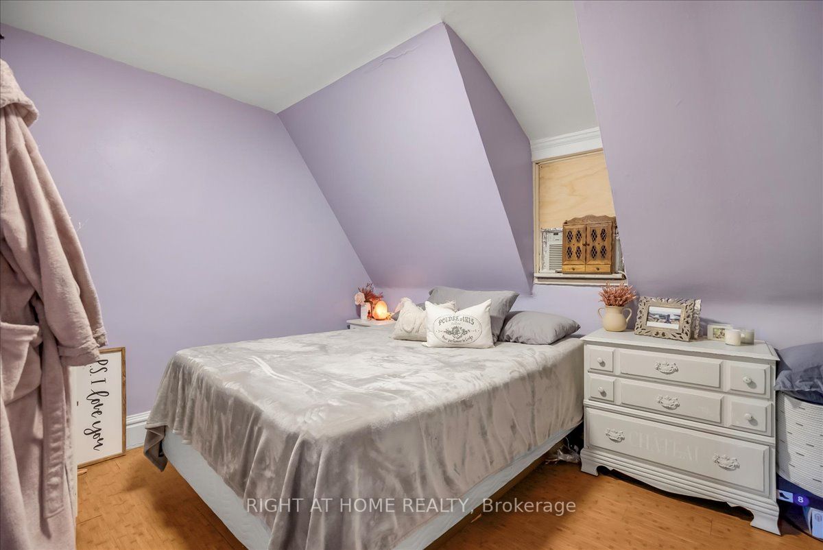 110 W Donlands Ave
