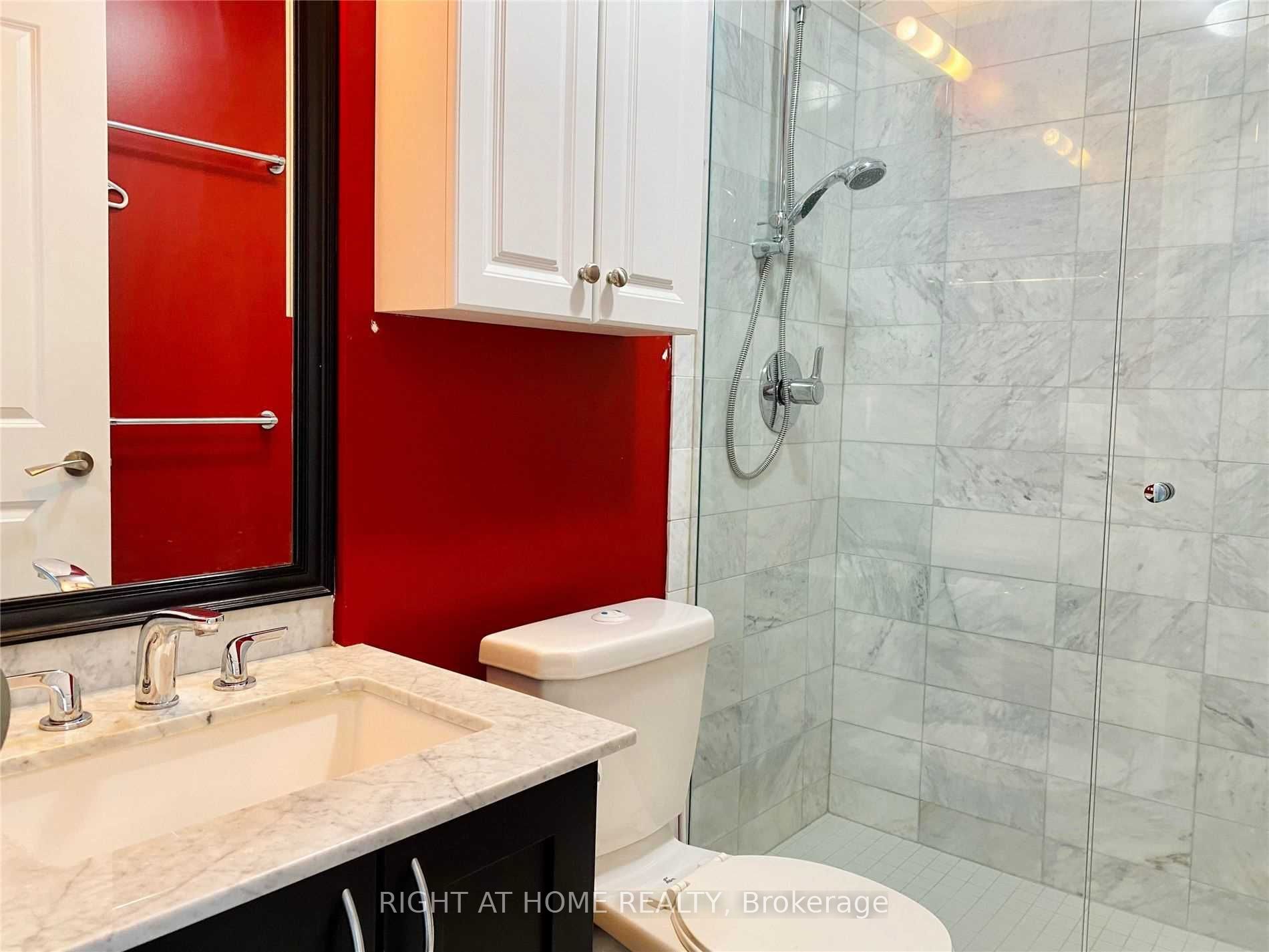 17 Ruddington Dr 202