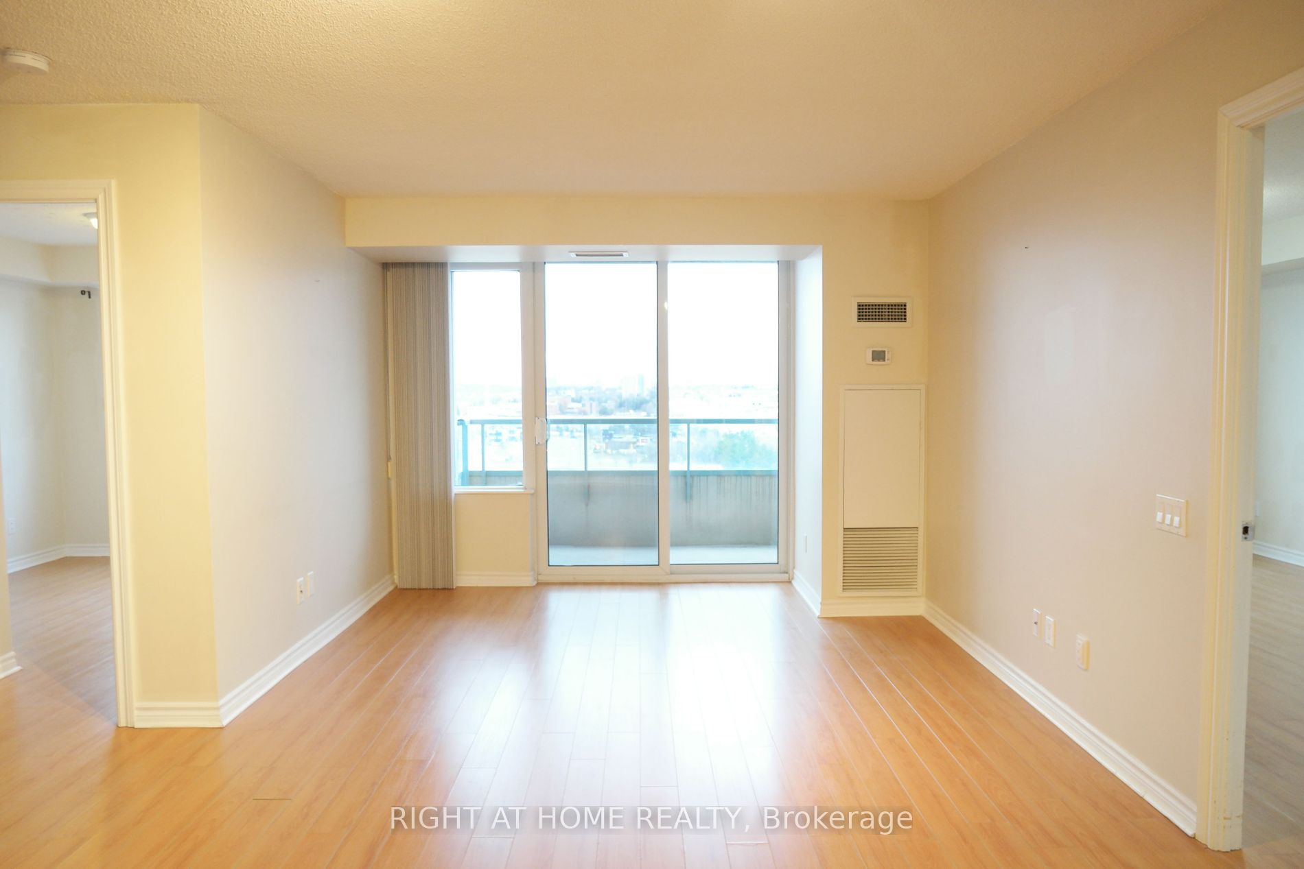 61 N Town Centre Crt 1004