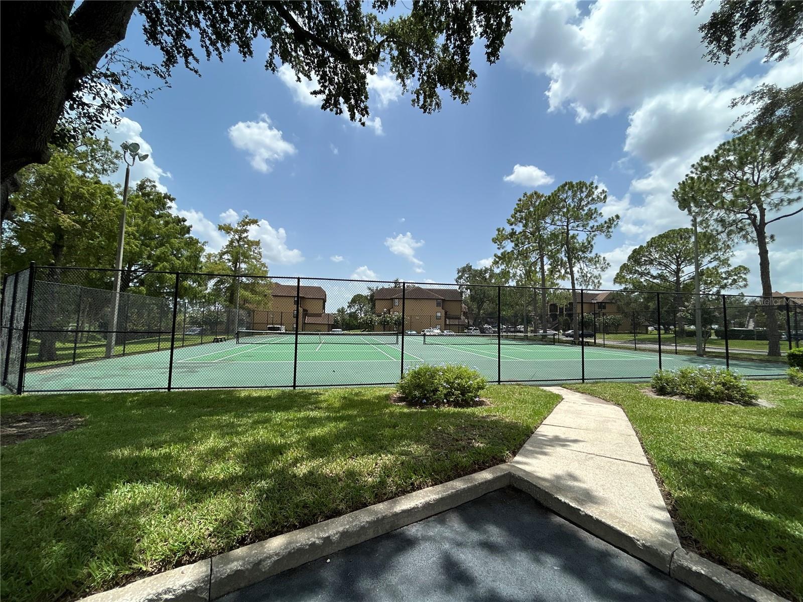 380 Lakepointe Drive 202
