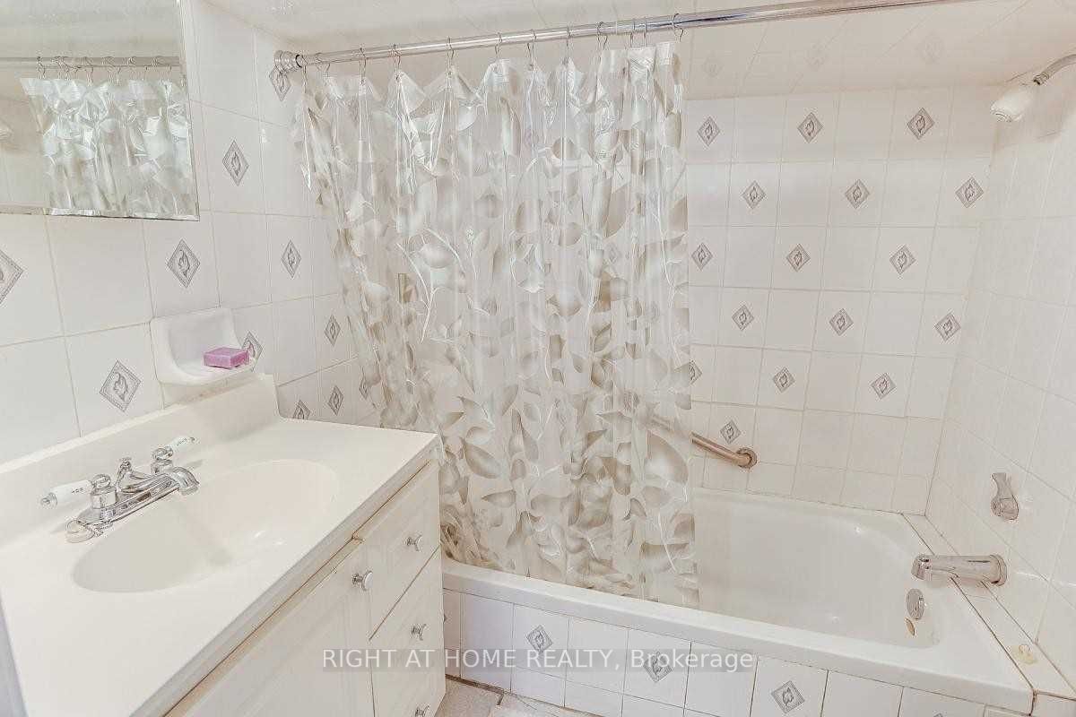 134 Locksley Ave