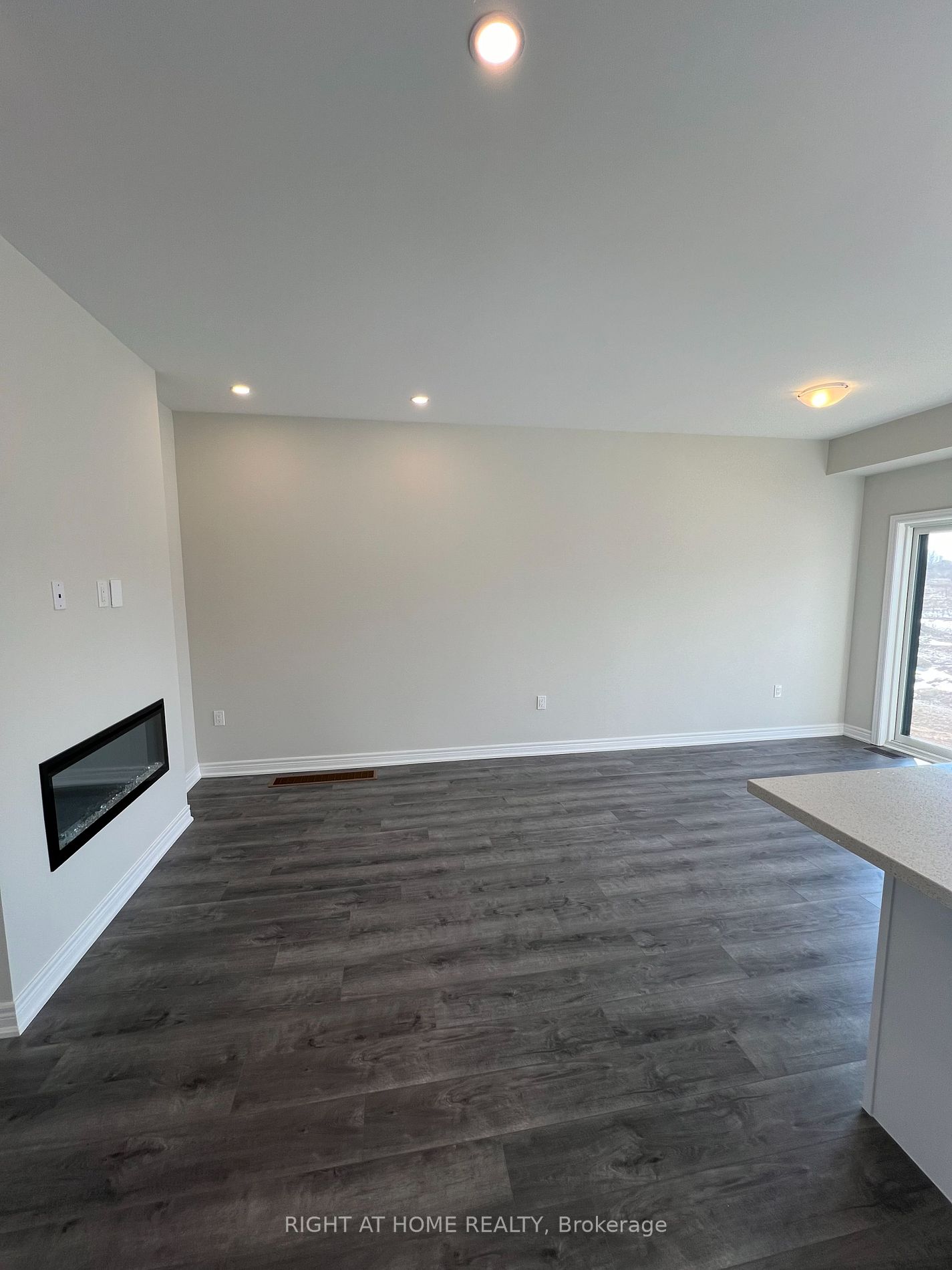 129 Aquasanta Cres