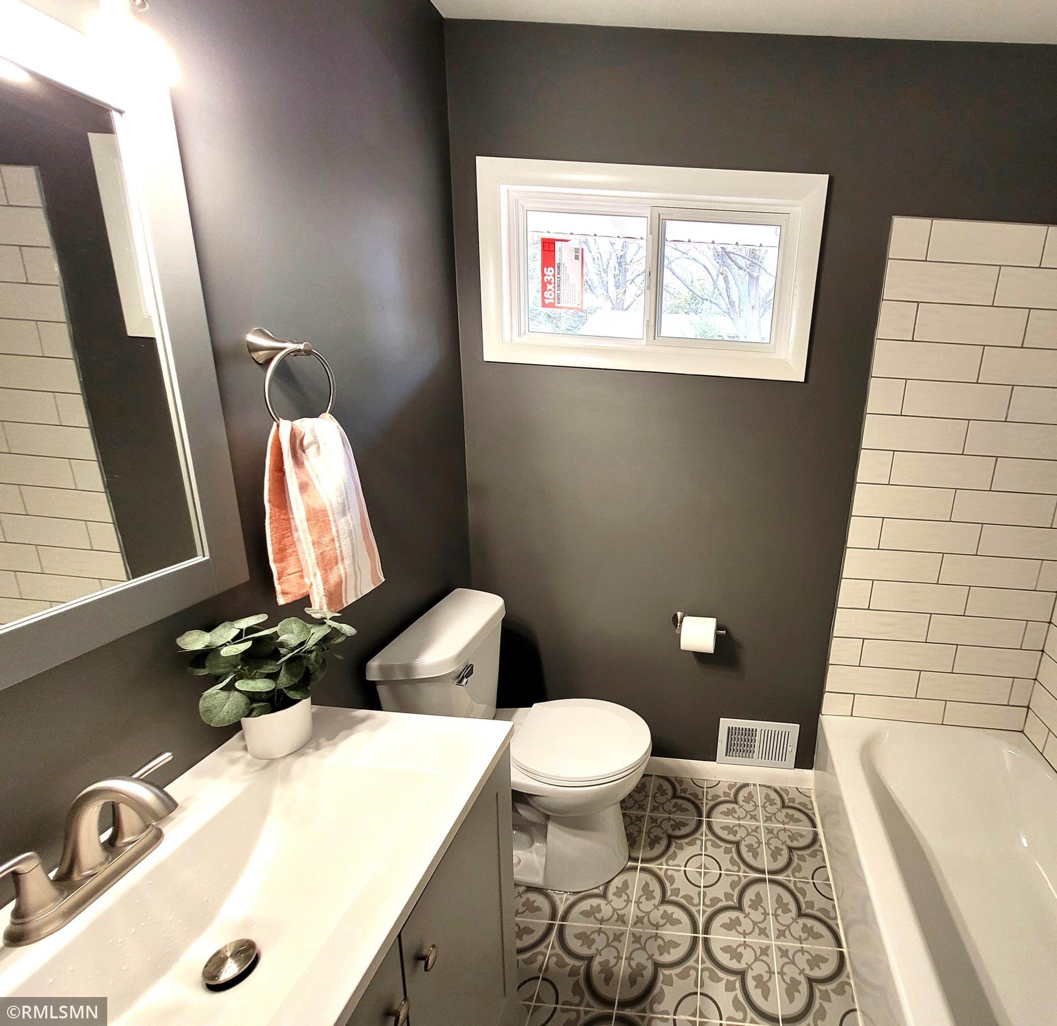 2956 Edgewood Avenue N