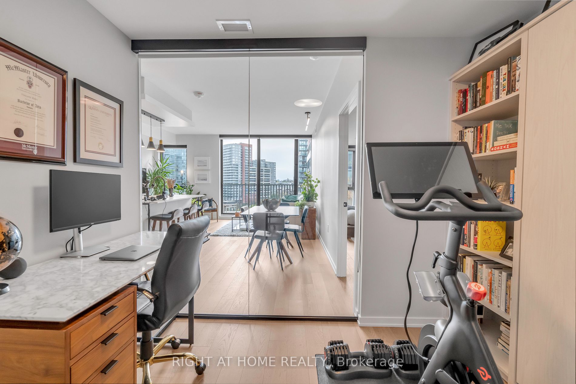 41 Dovercourt Rd 906