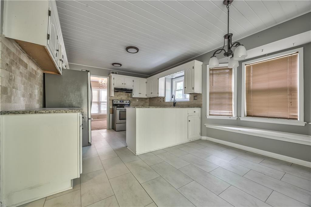 529 SW Windmill Lane