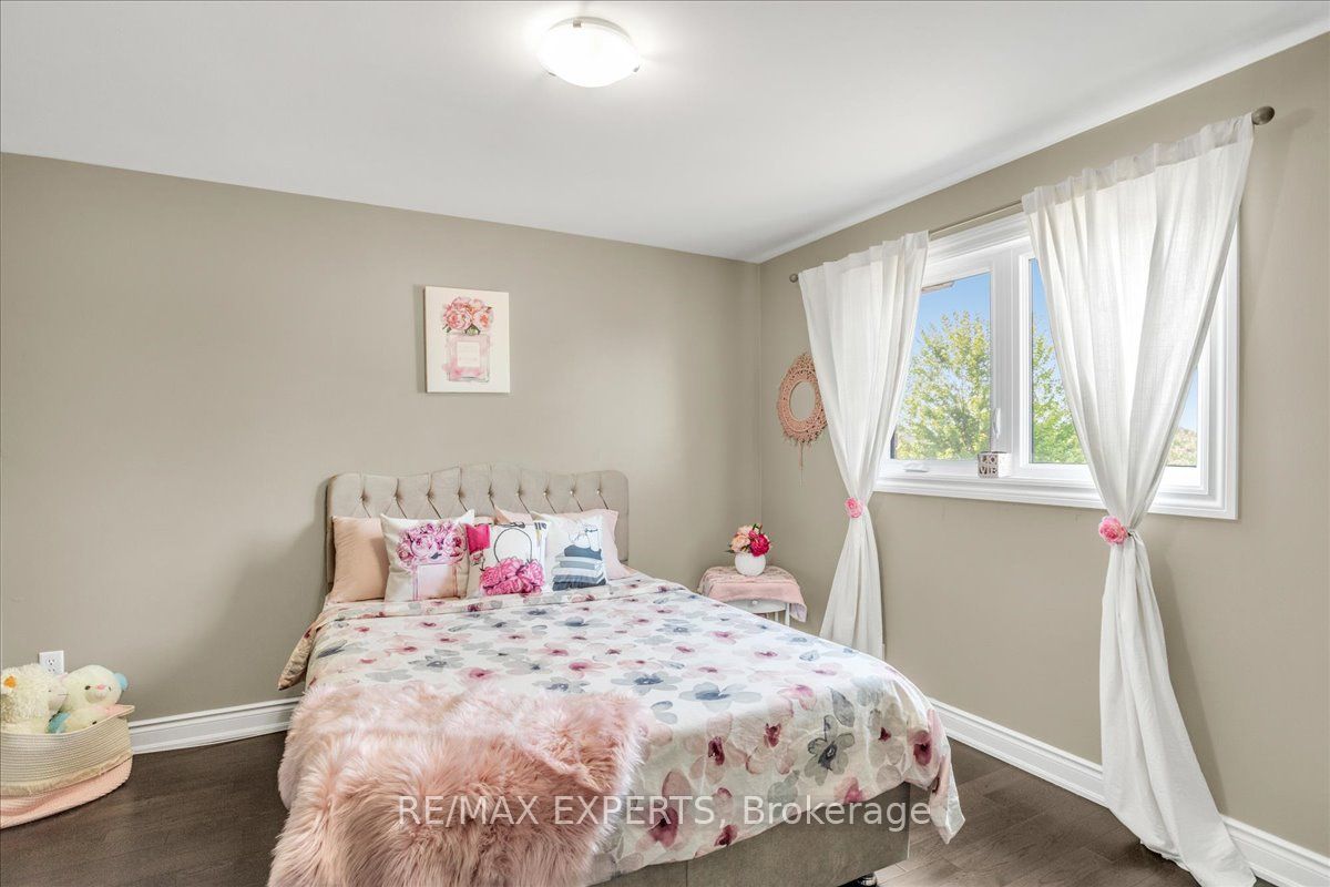 78 Joseph Cres