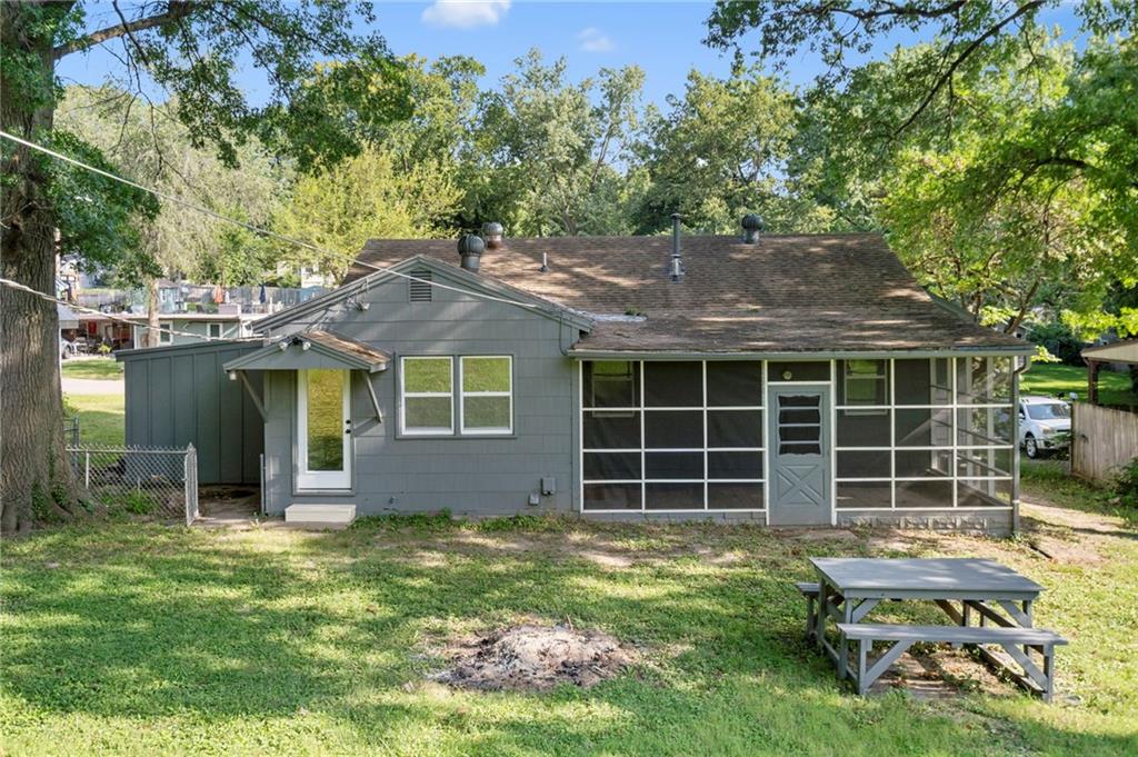 5211 NE 46th Terrace