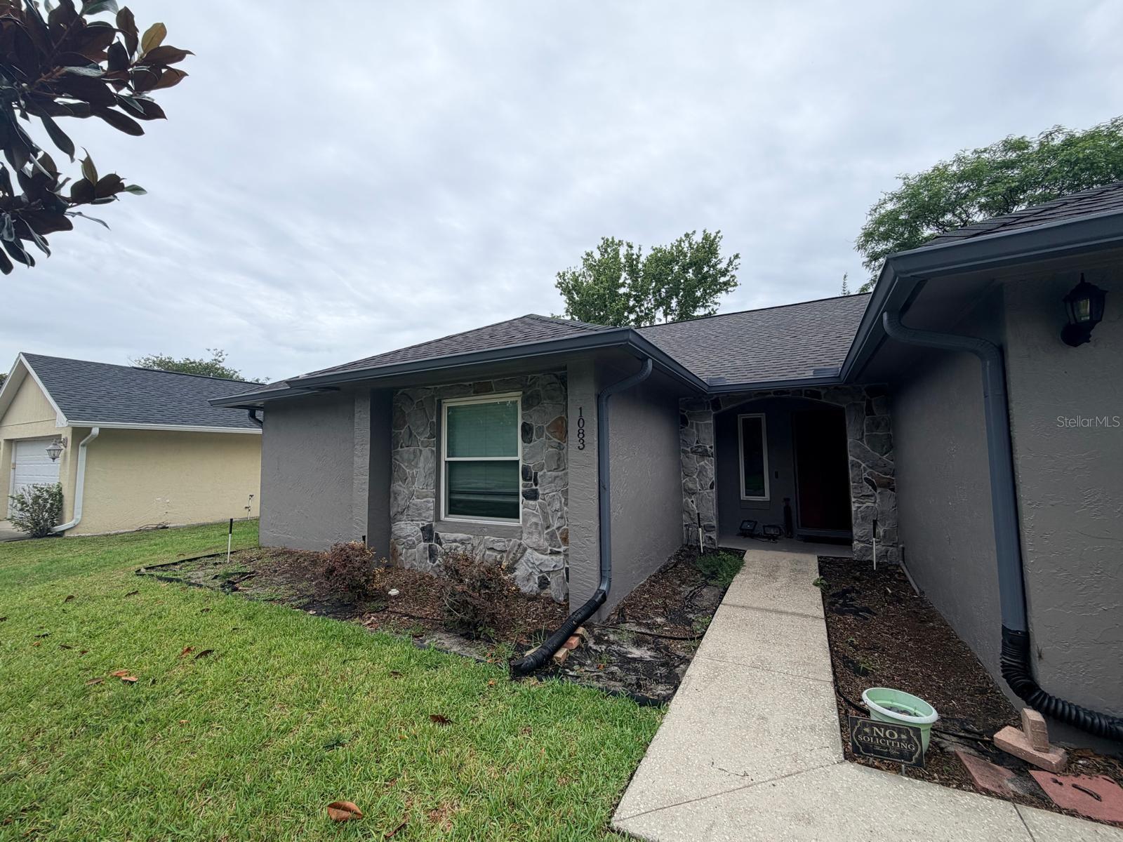 1083 Beckstrom Dr