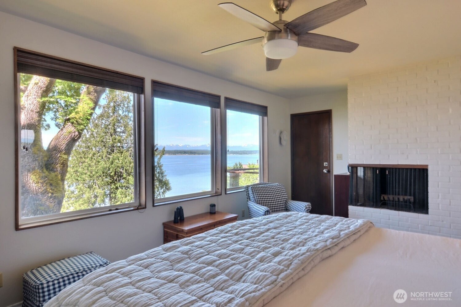 7504 Crescent Beach Road NW