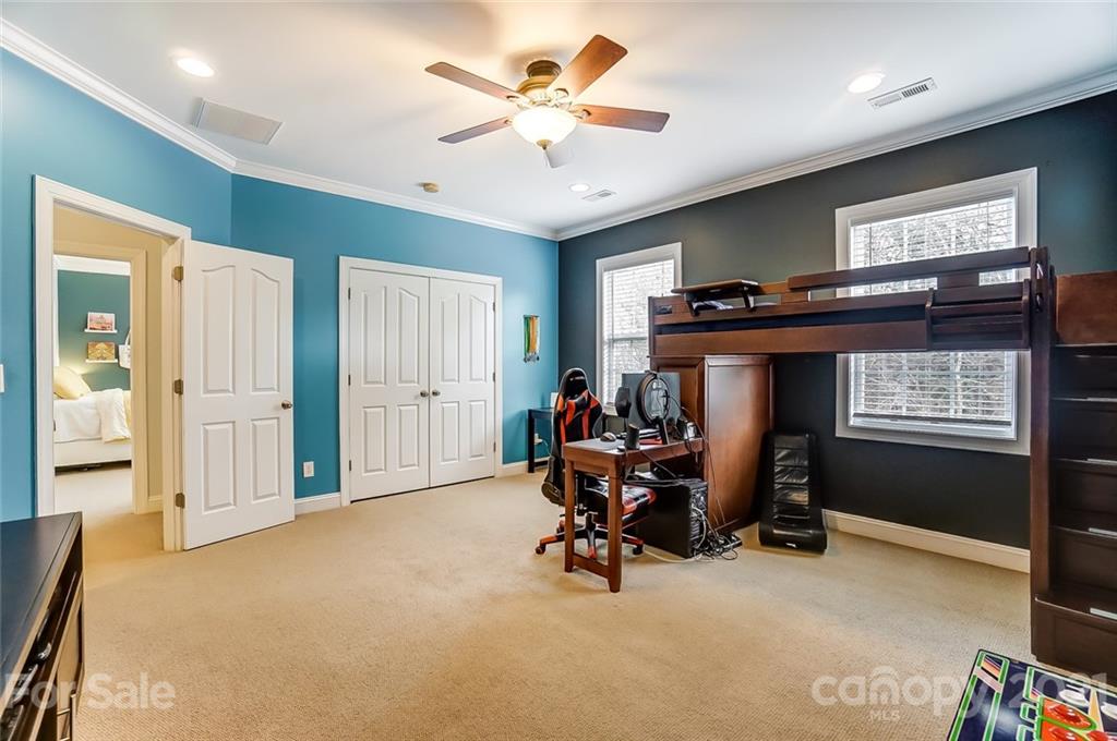 12058 Pelican Court