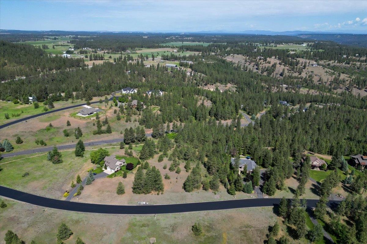 1305 E Wildflower Ln