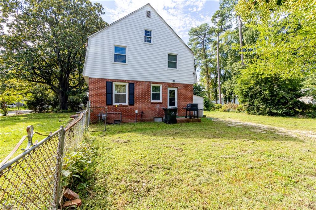 937 Dogwood Terrace