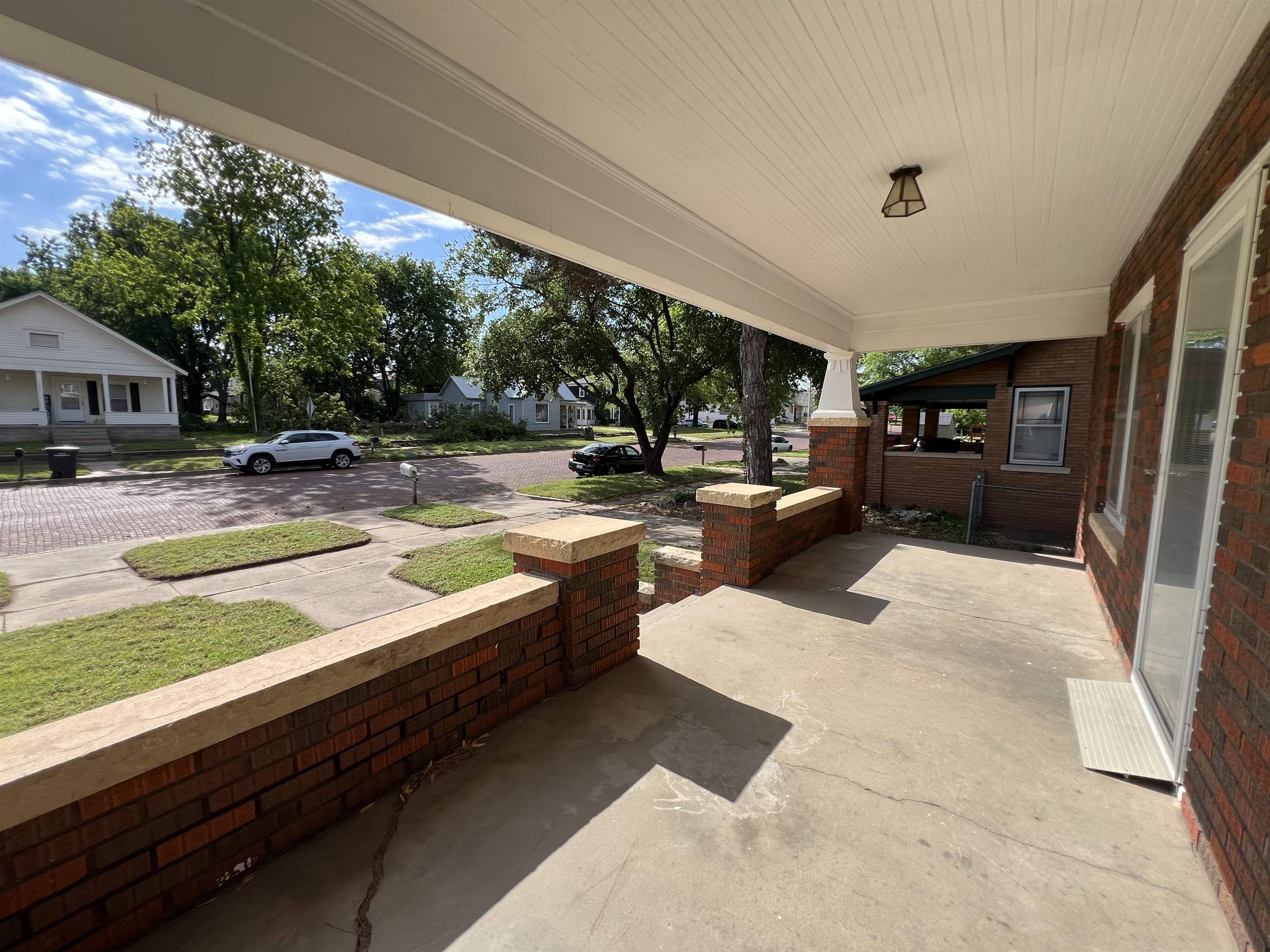 215 N 3rd