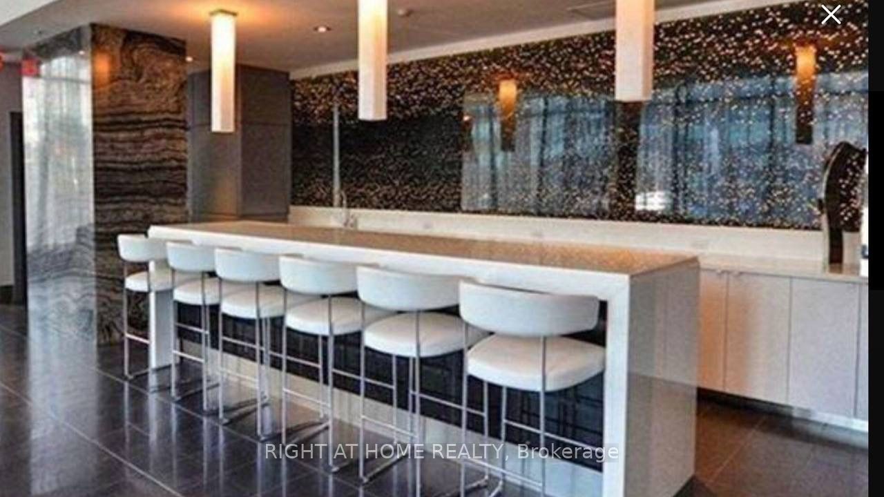 28 Ted Rogers Way 2907