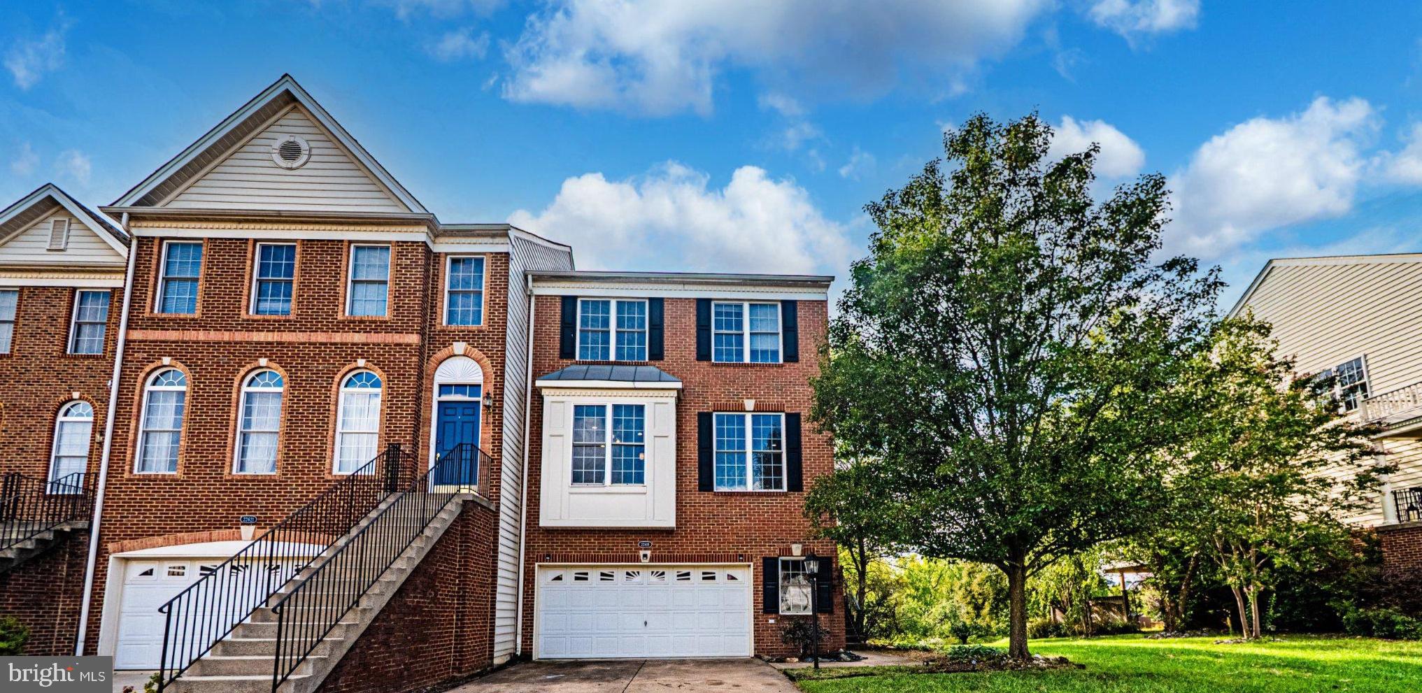 22619 Upperville Heights Square