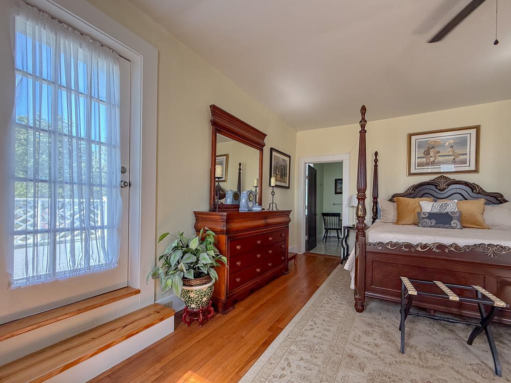 212 Bay Ave 9A