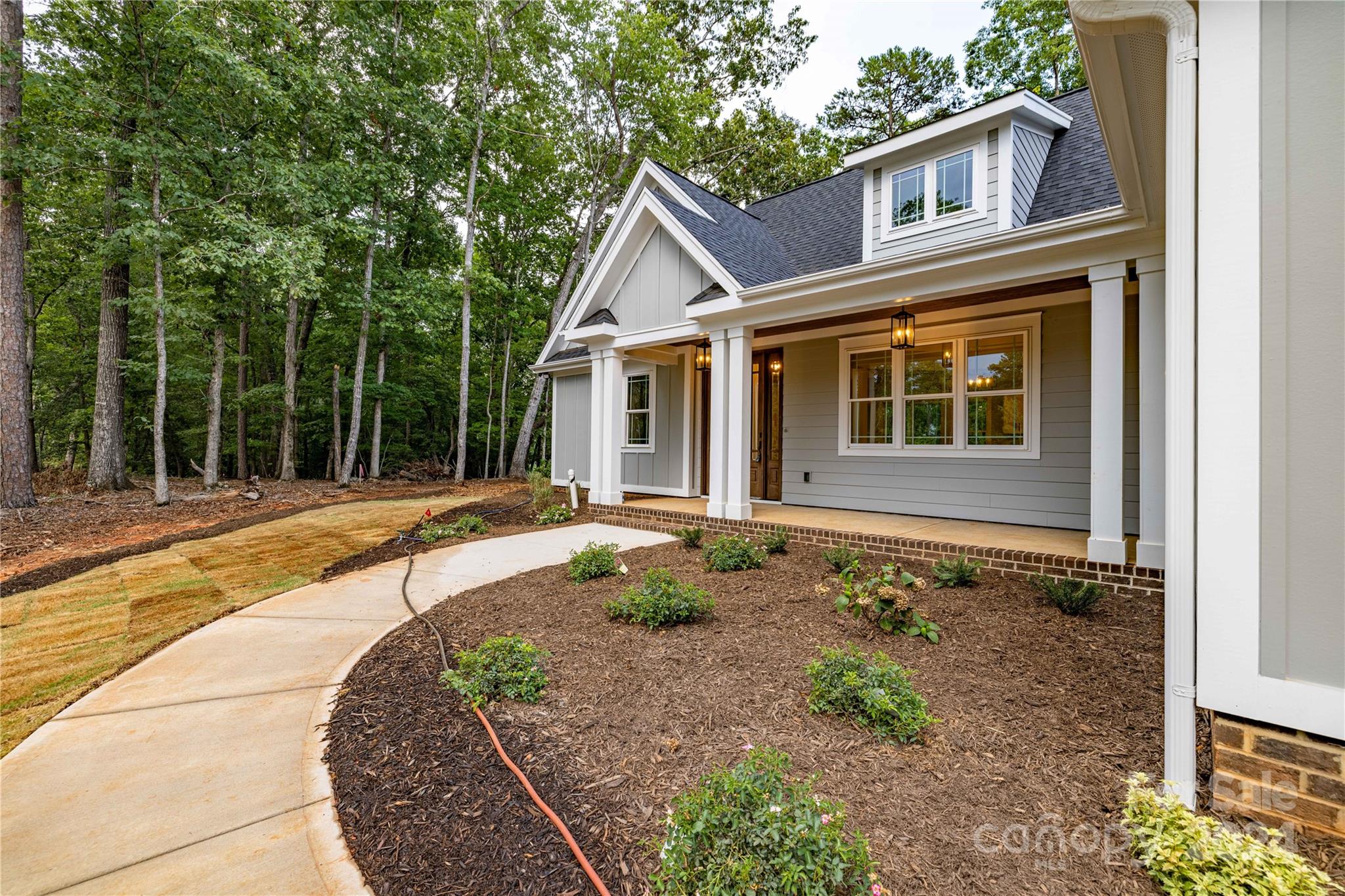 143 Eagle Point