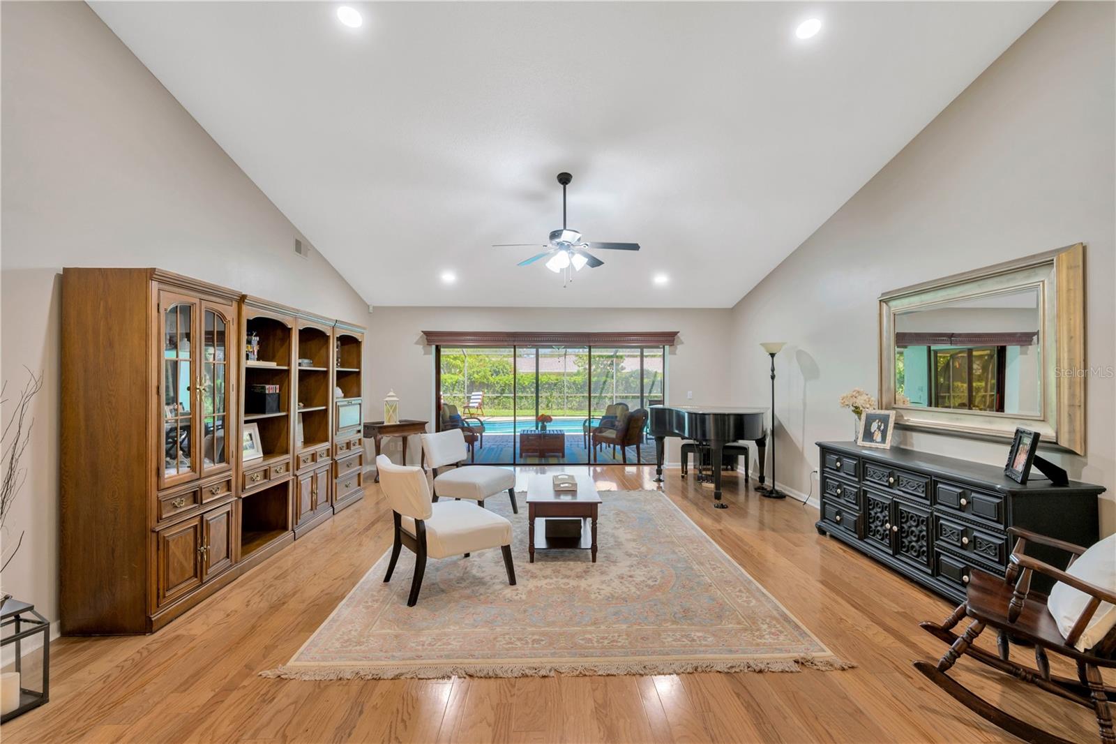 1007 Morfield Lane