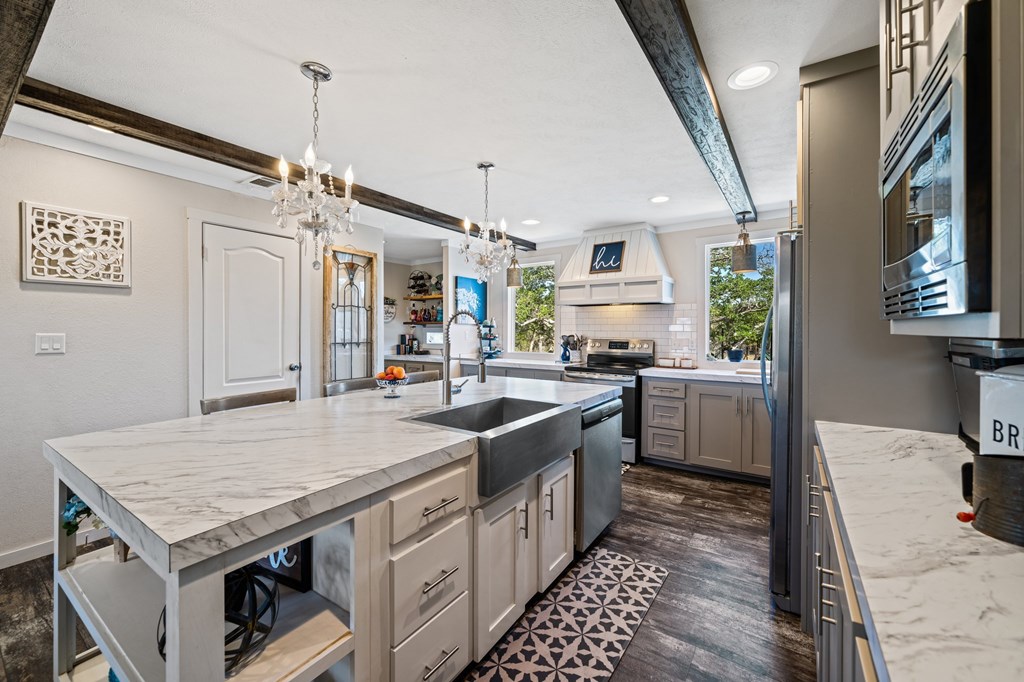 195 NW Crooked Creek Path