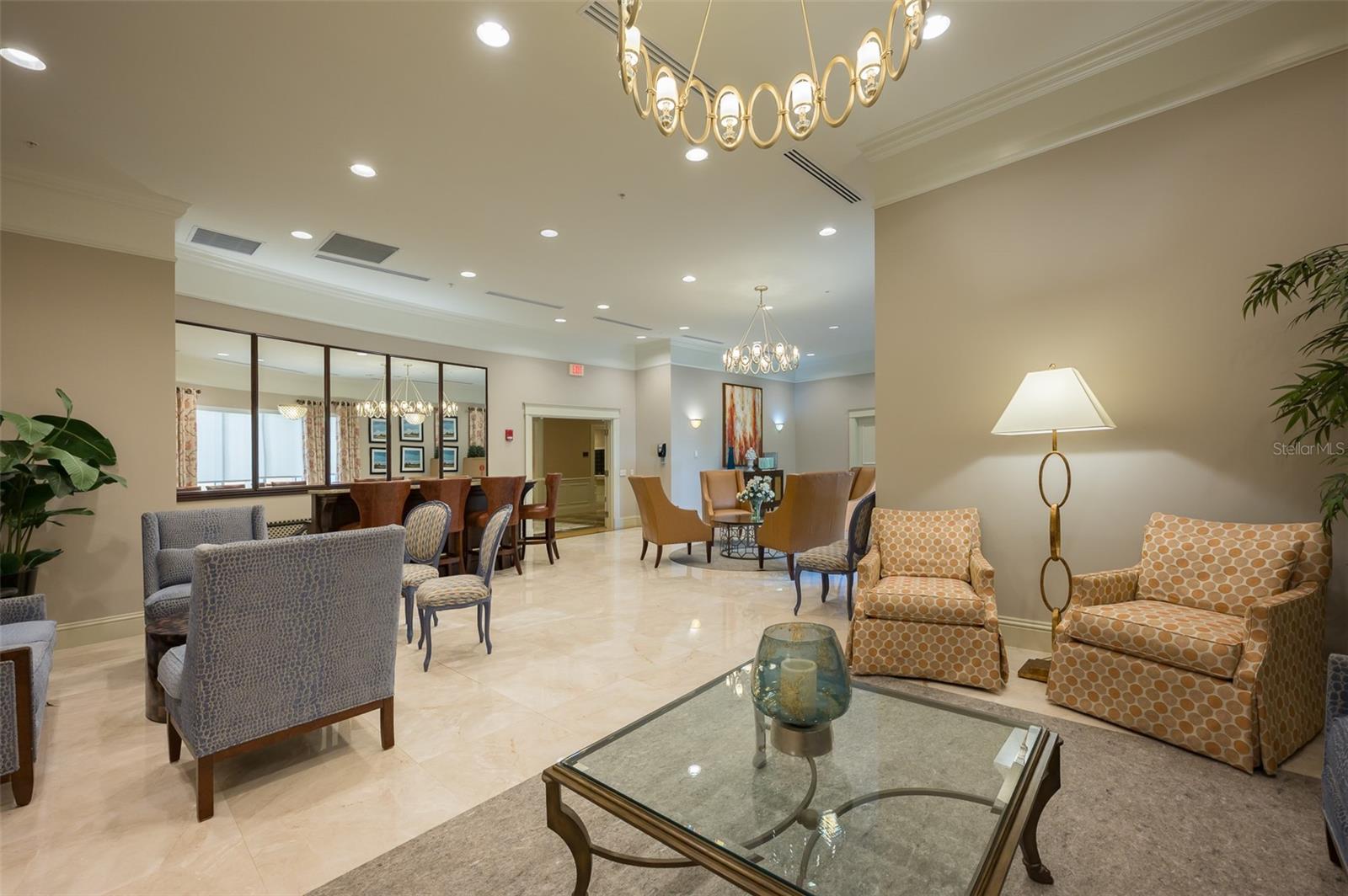 800 N Tamiami Trail 815