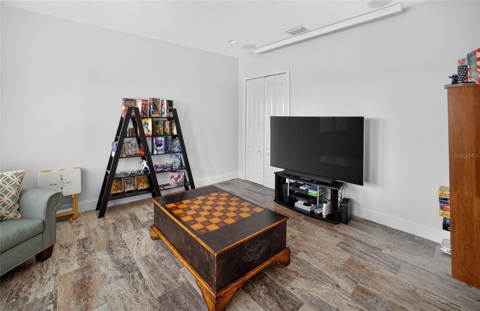 6 Ocean Ridge Boulevard N