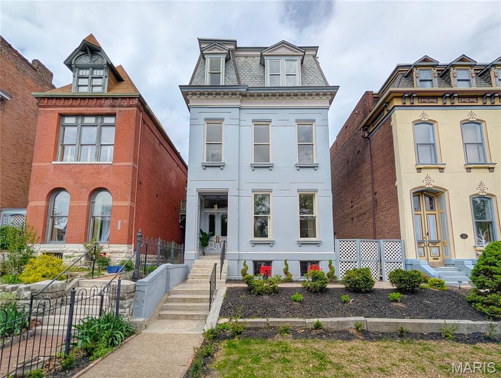 1819 Lafayette Avenue