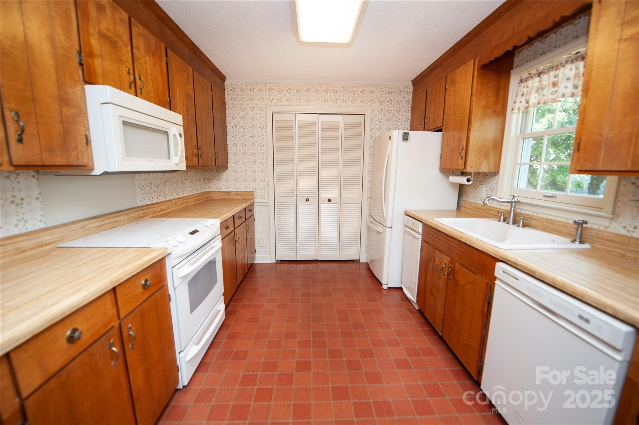 312 Lister Road