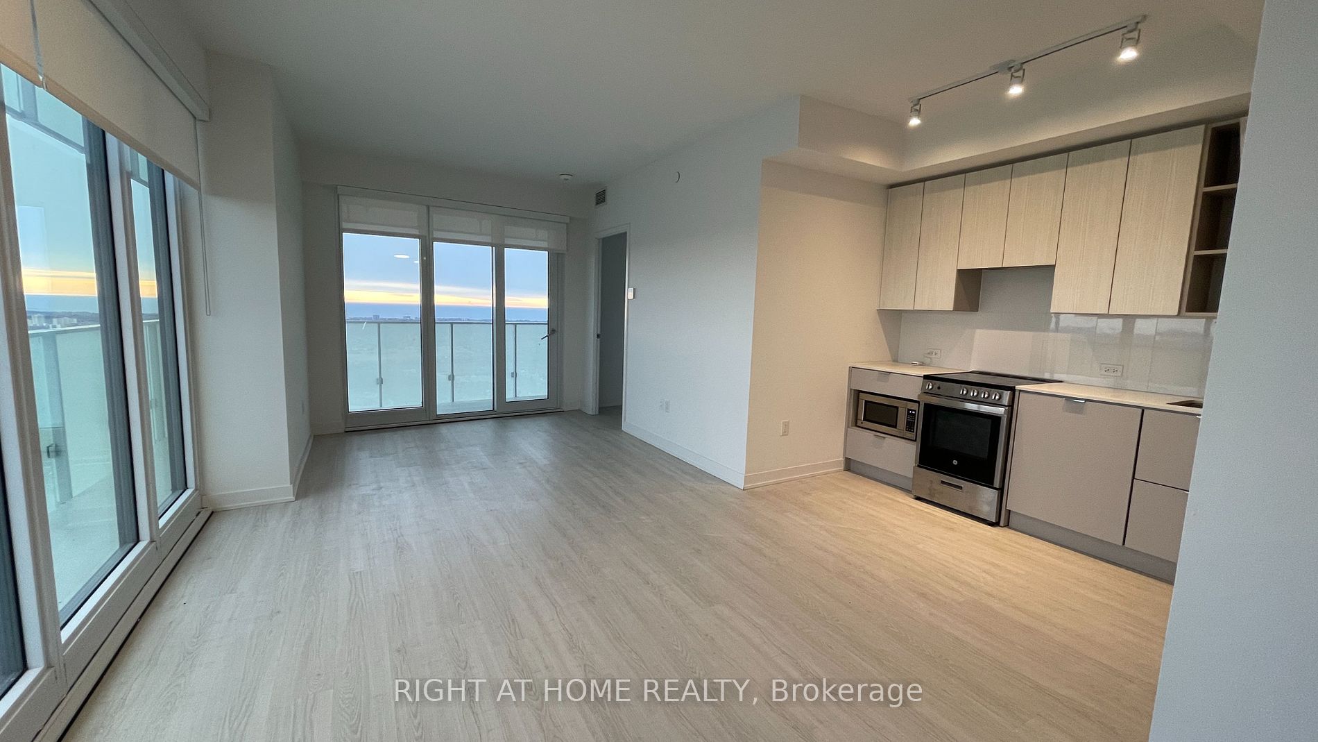 3883 Quartz Rd 4104