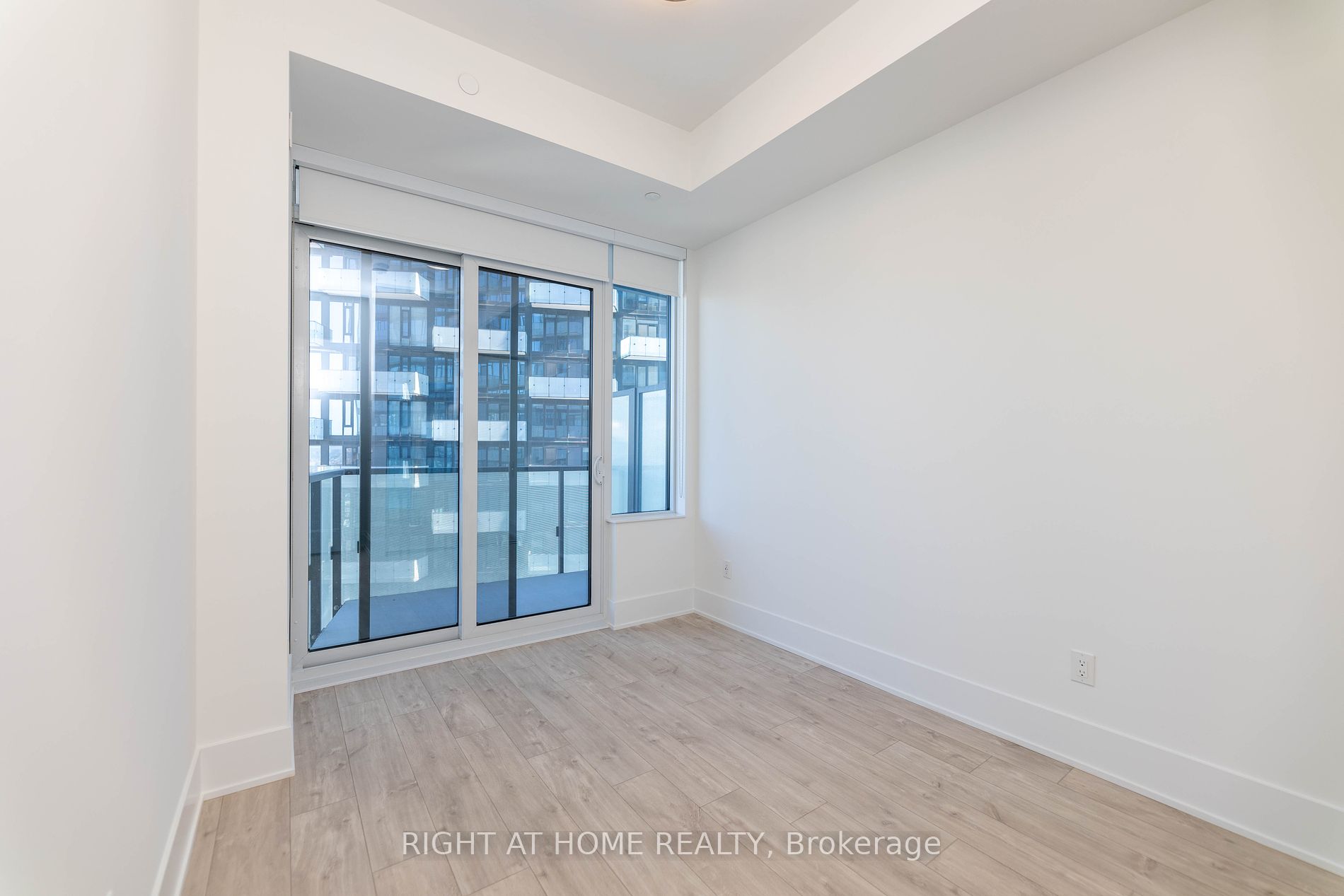 470 W Front St 2709